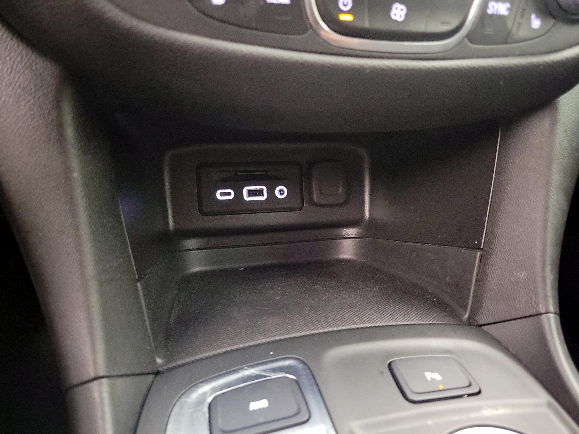 Thumbnail: 2022 Chevrolet Equinox - 18