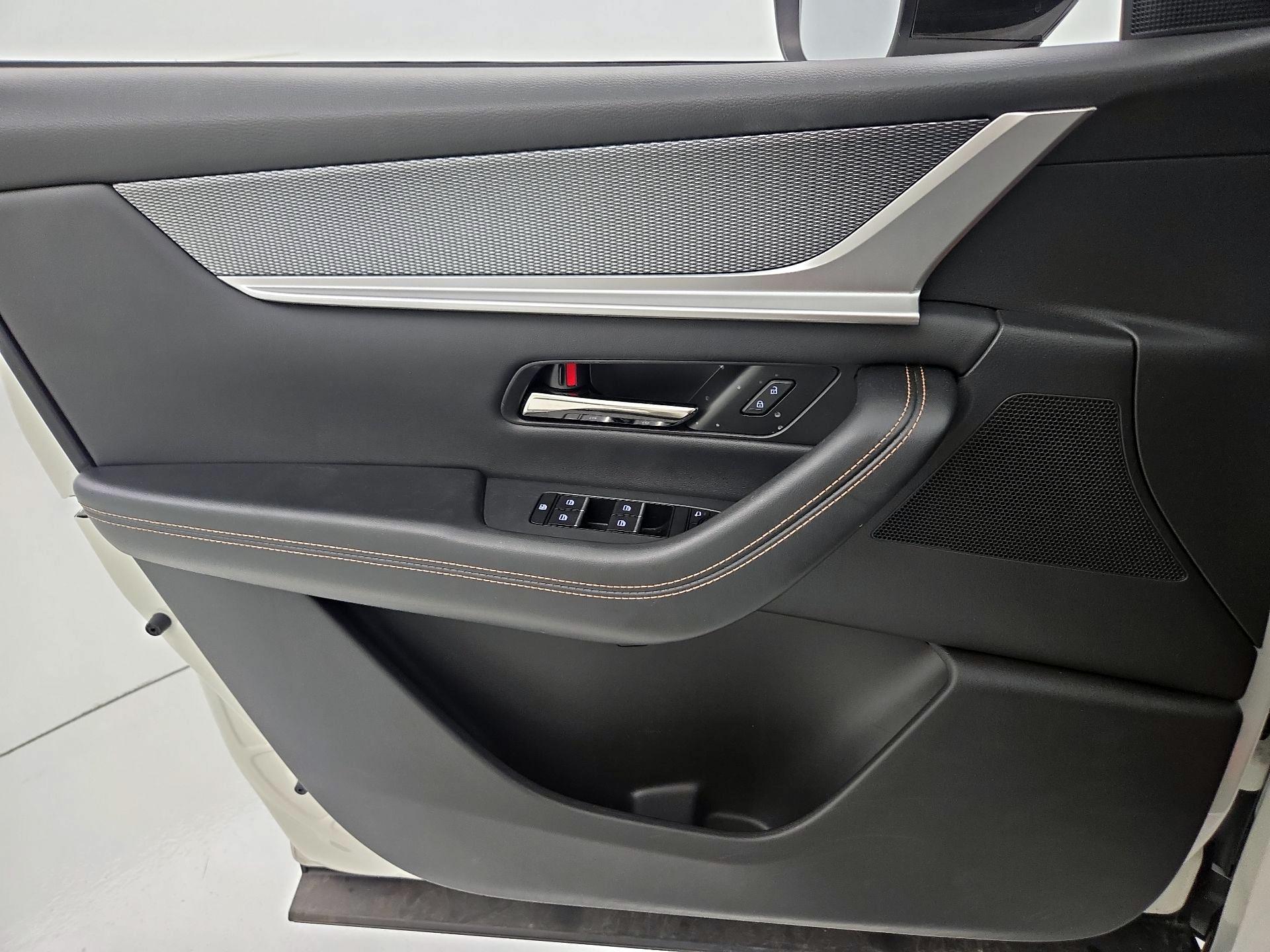 Thumbnail: 2025 Mazda CX-70 - 12