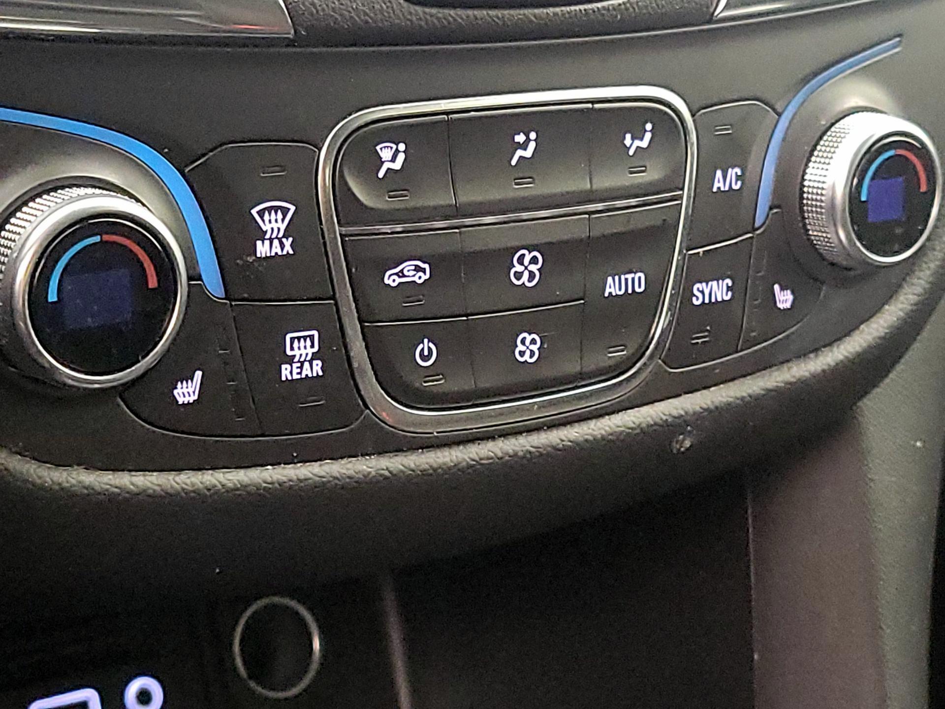 Thumbnail: 2022 Chevrolet Equinox - 17