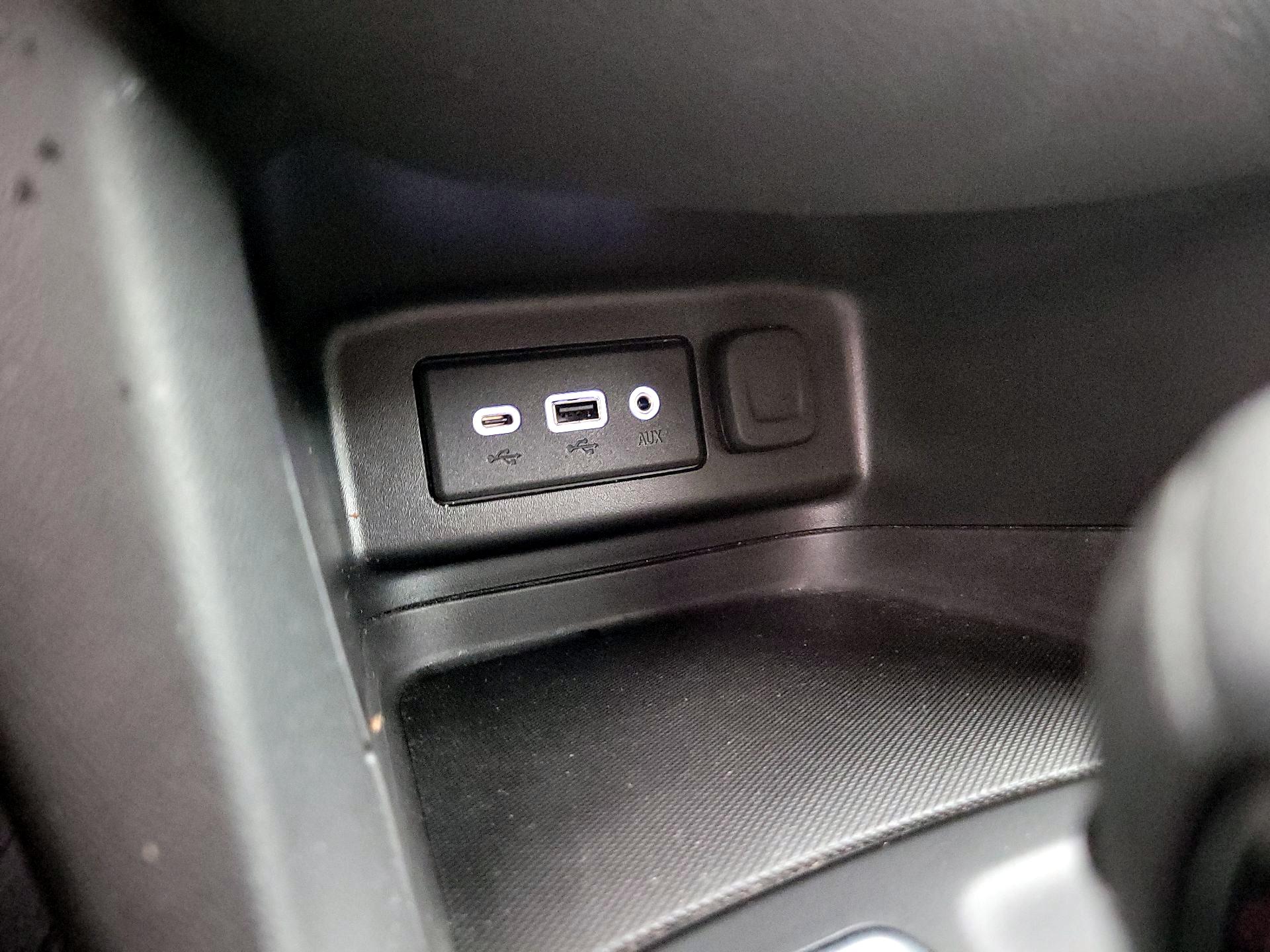 Thumbnail: 2023 Chevrolet Equinox - 18