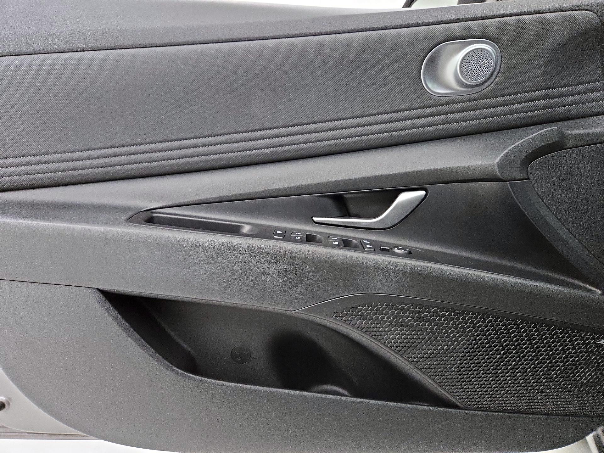 Thumbnail: 2023 Hyundai Elantra - 12