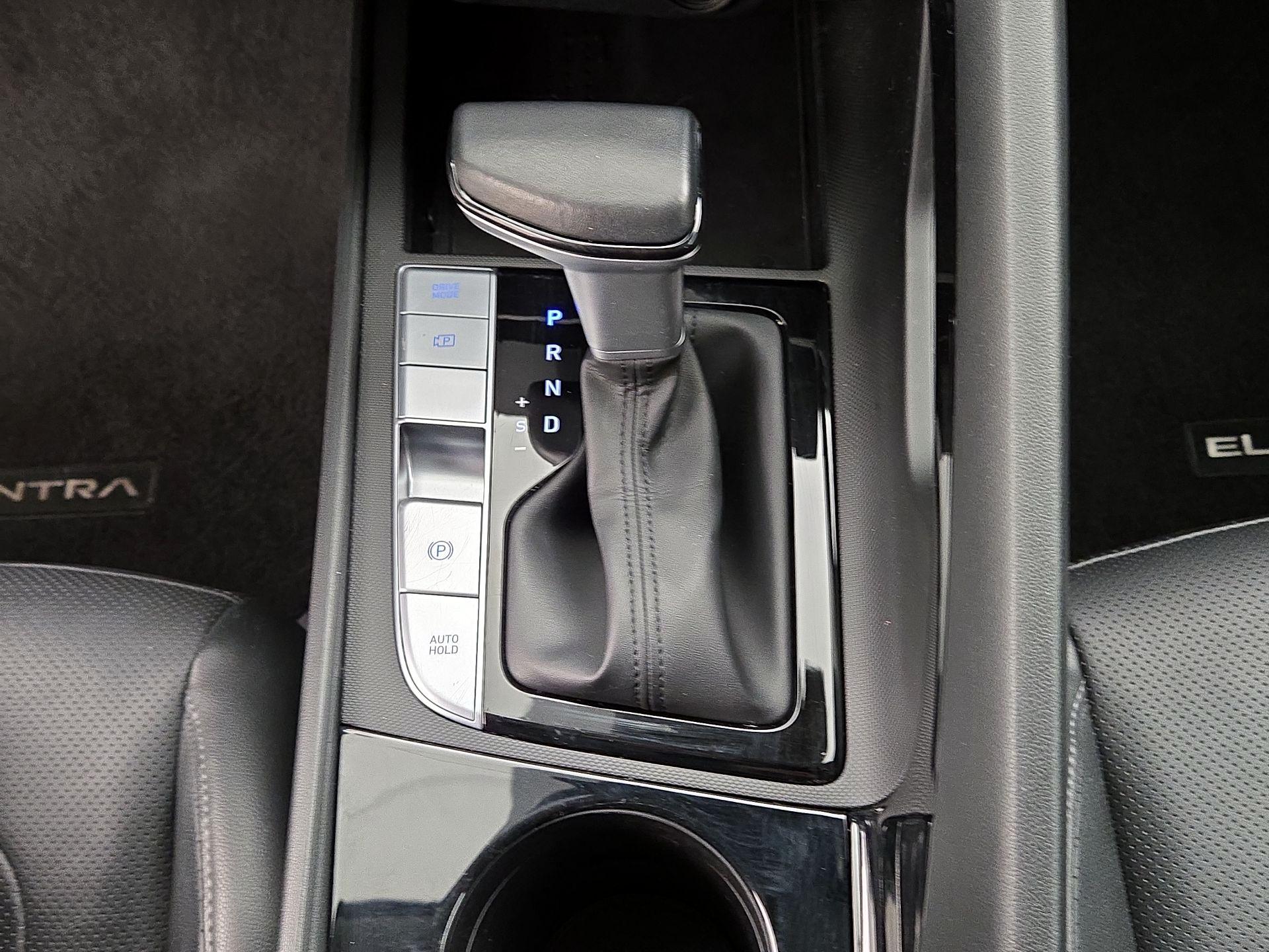 Thumbnail: 2023 Hyundai Elantra - 17