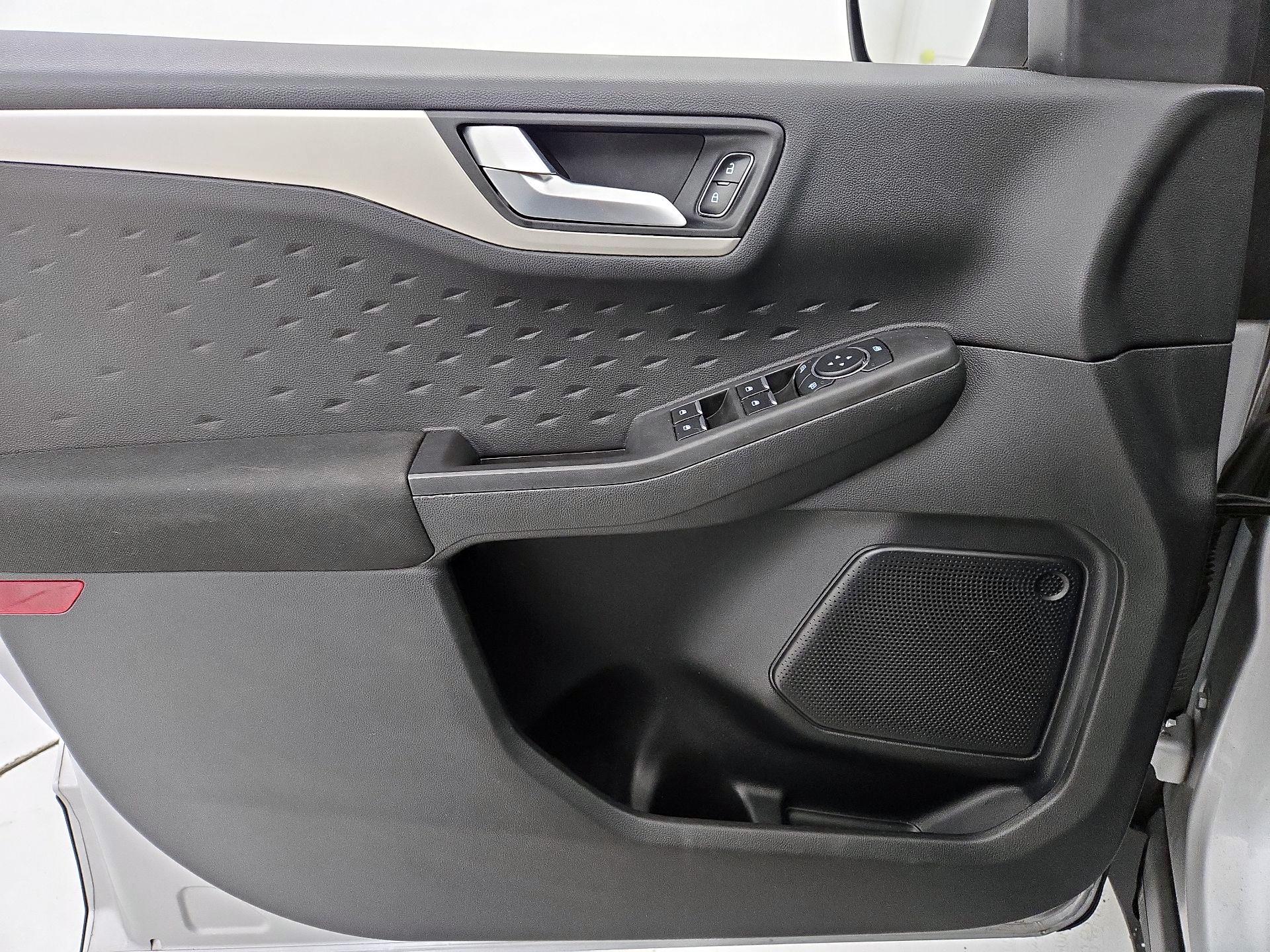 Thumbnail: 2020 Ford Escape - 12