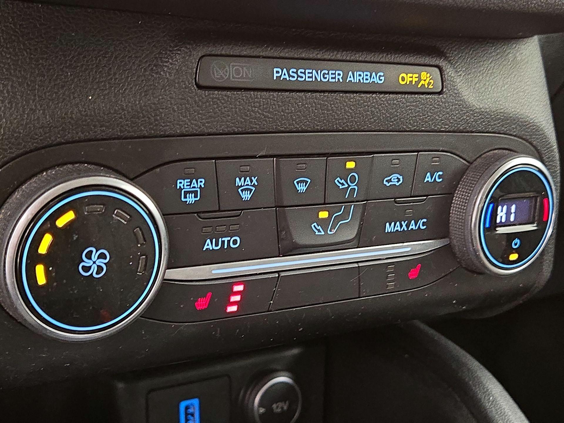 Thumbnail: 2020 Ford Escape - 15