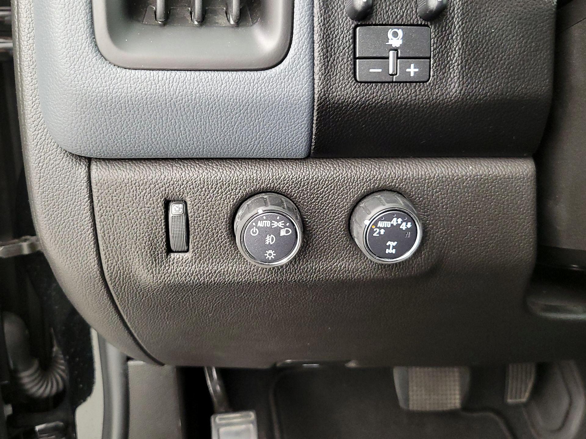 Thumbnail: 2022 Chevrolet Colorado - 13