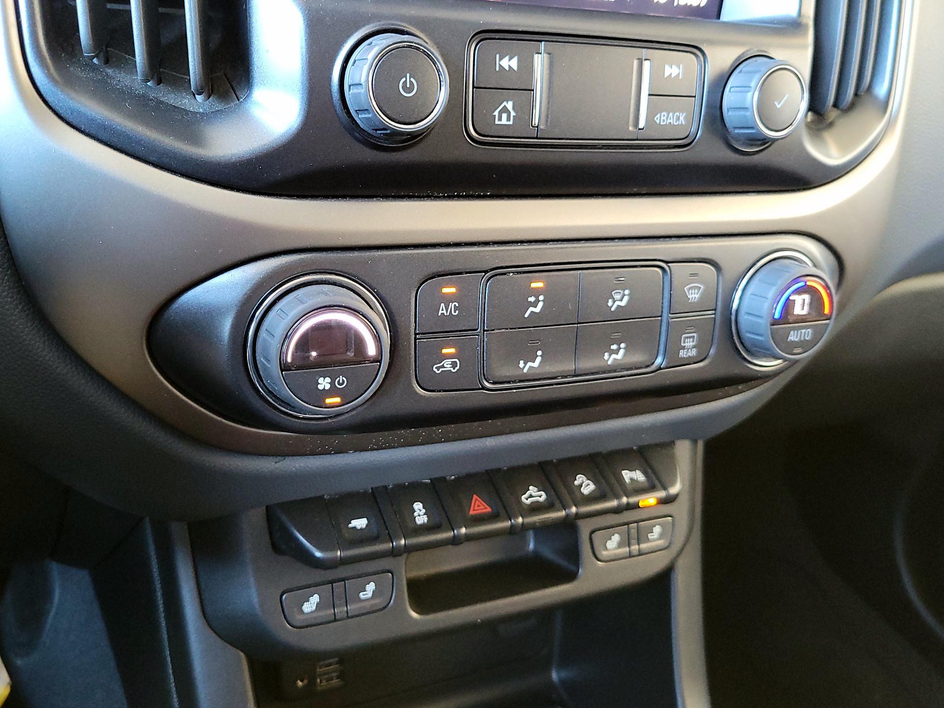 Thumbnail: 2022 Chevrolet Colorado - 17