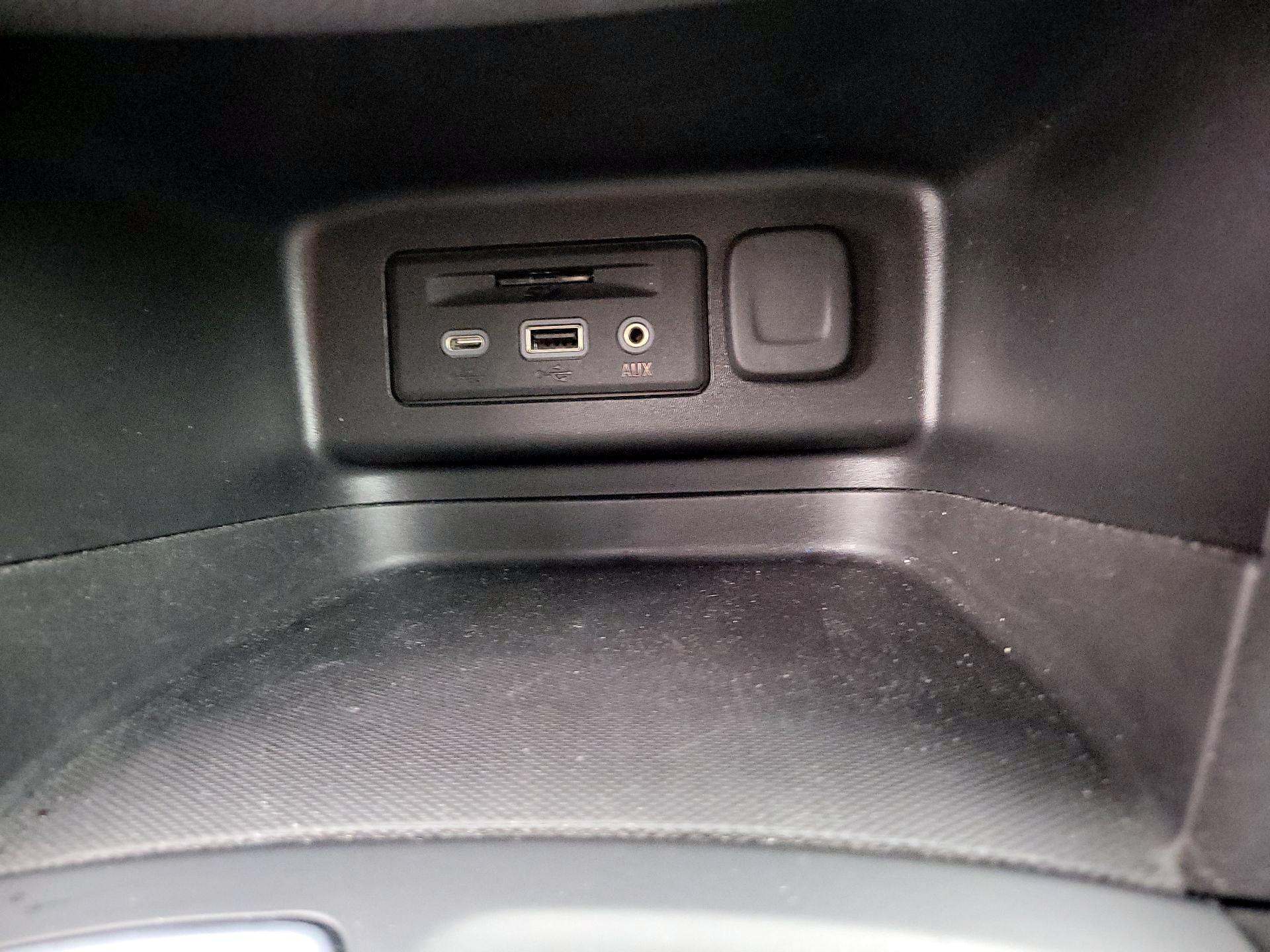 Thumbnail: 2022 Chevrolet Equinox - 19