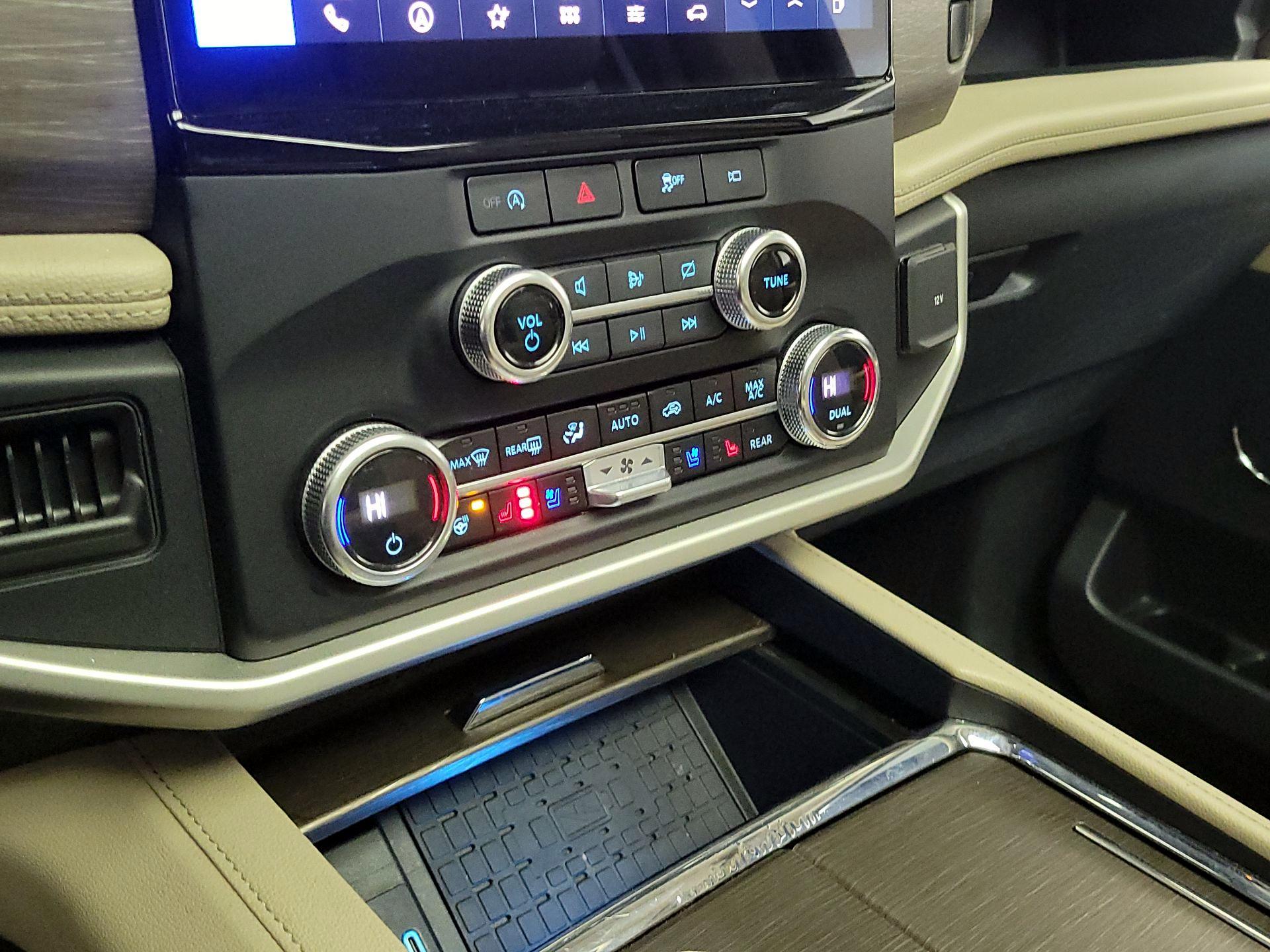 Thumbnail: 2024 Ford Expedition MAX - 17