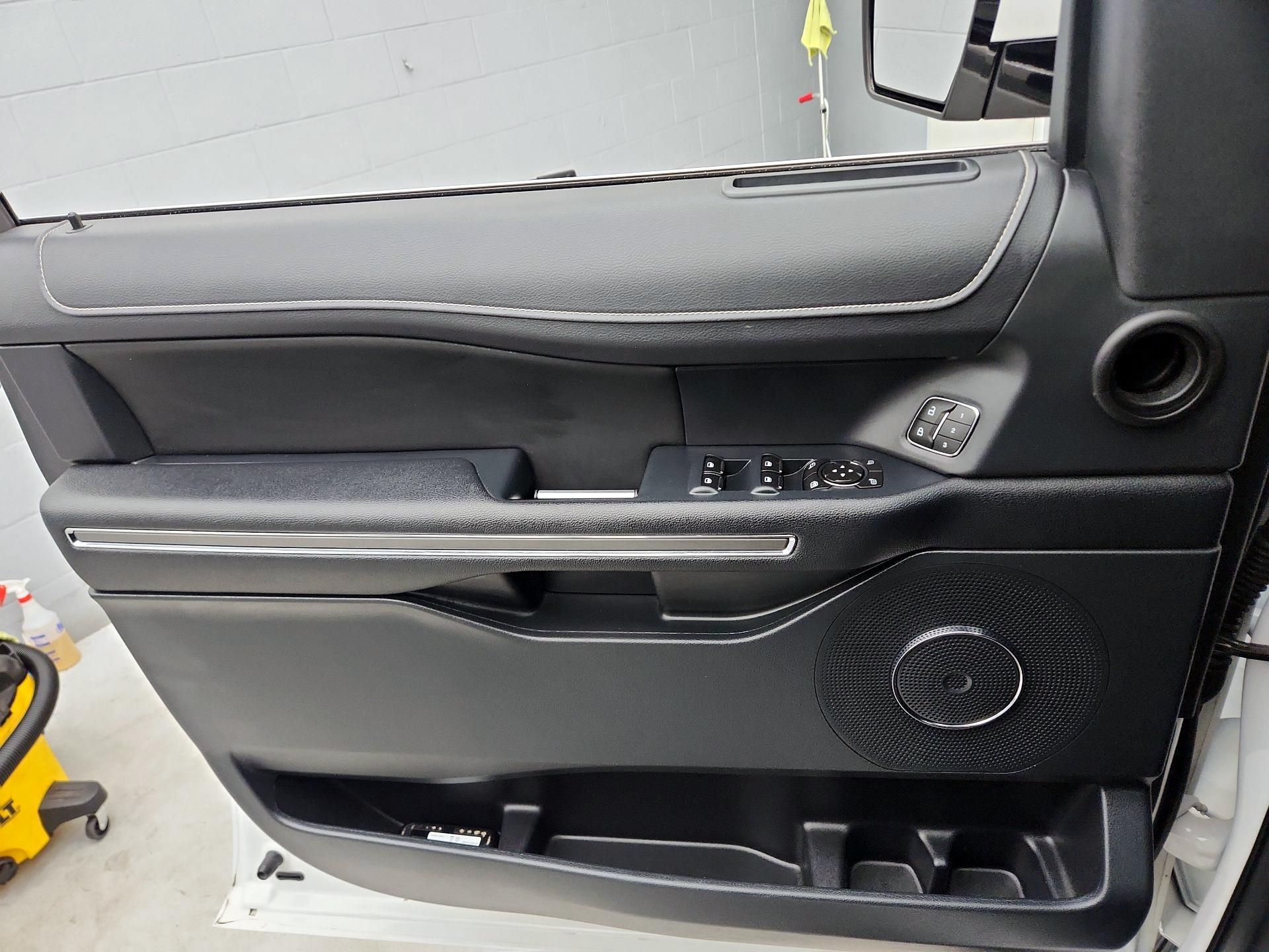 Thumbnail: 2022 Ford Expedition - 12