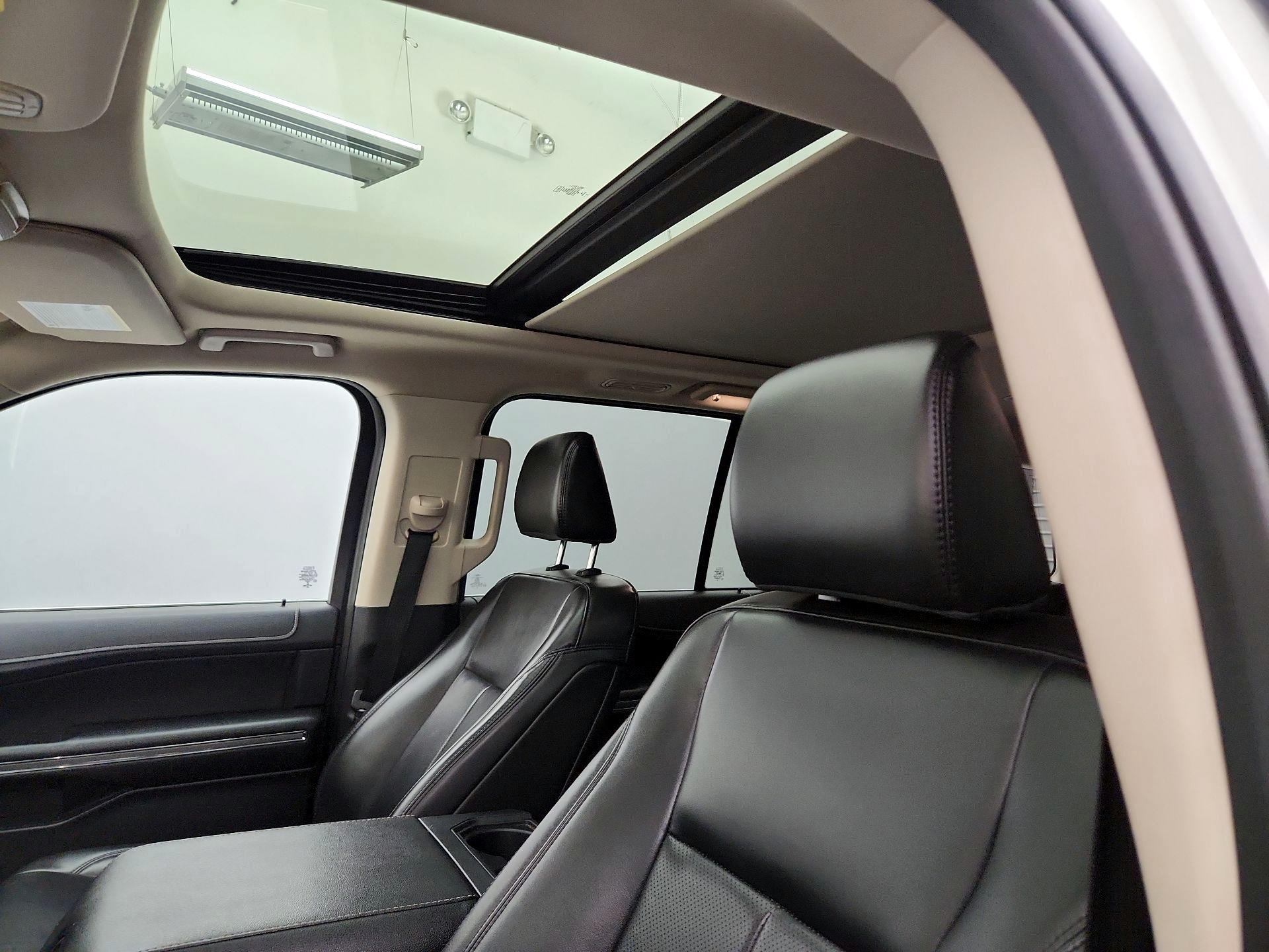 Thumbnail: 2022 Ford Expedition - 20