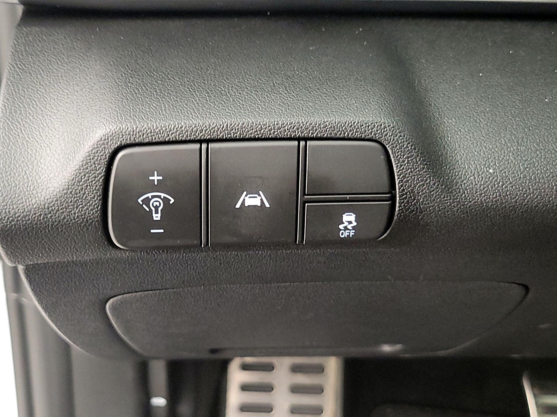 Thumbnail: 2023 Hyundai Elantra - 13