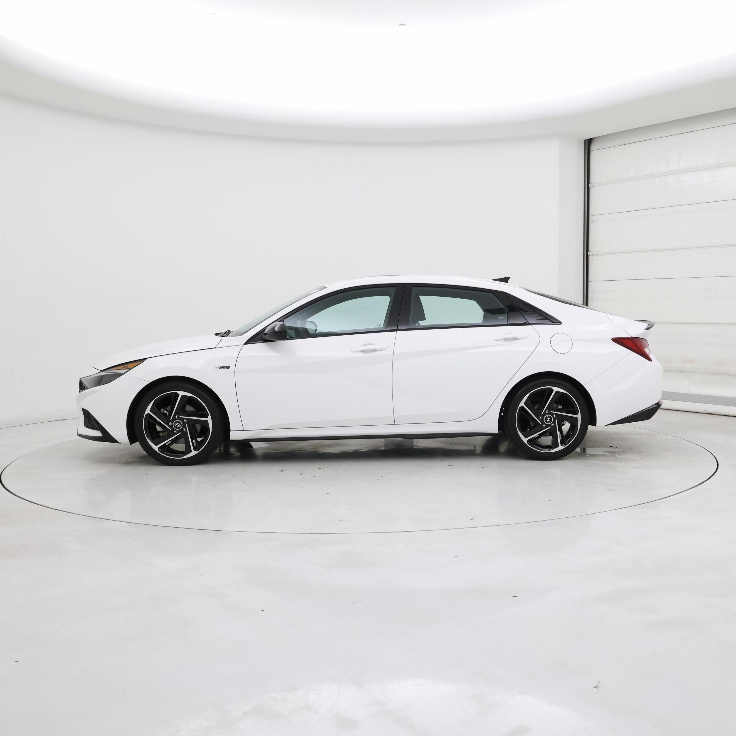 Thumbnail: 2023 Hyundai Elantra - 3