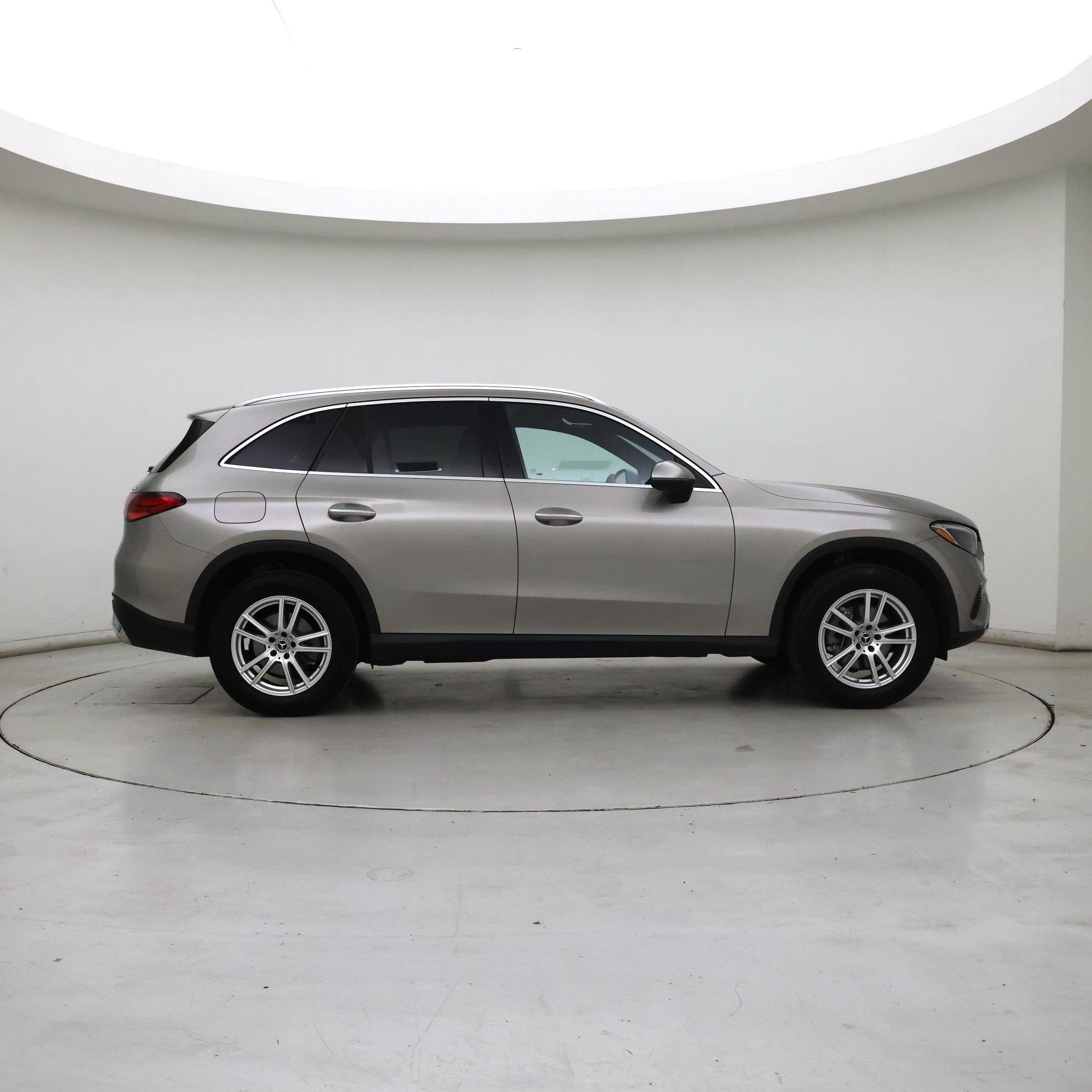 Thumbnail: 2023 Mercedes-Benz GLC - 7