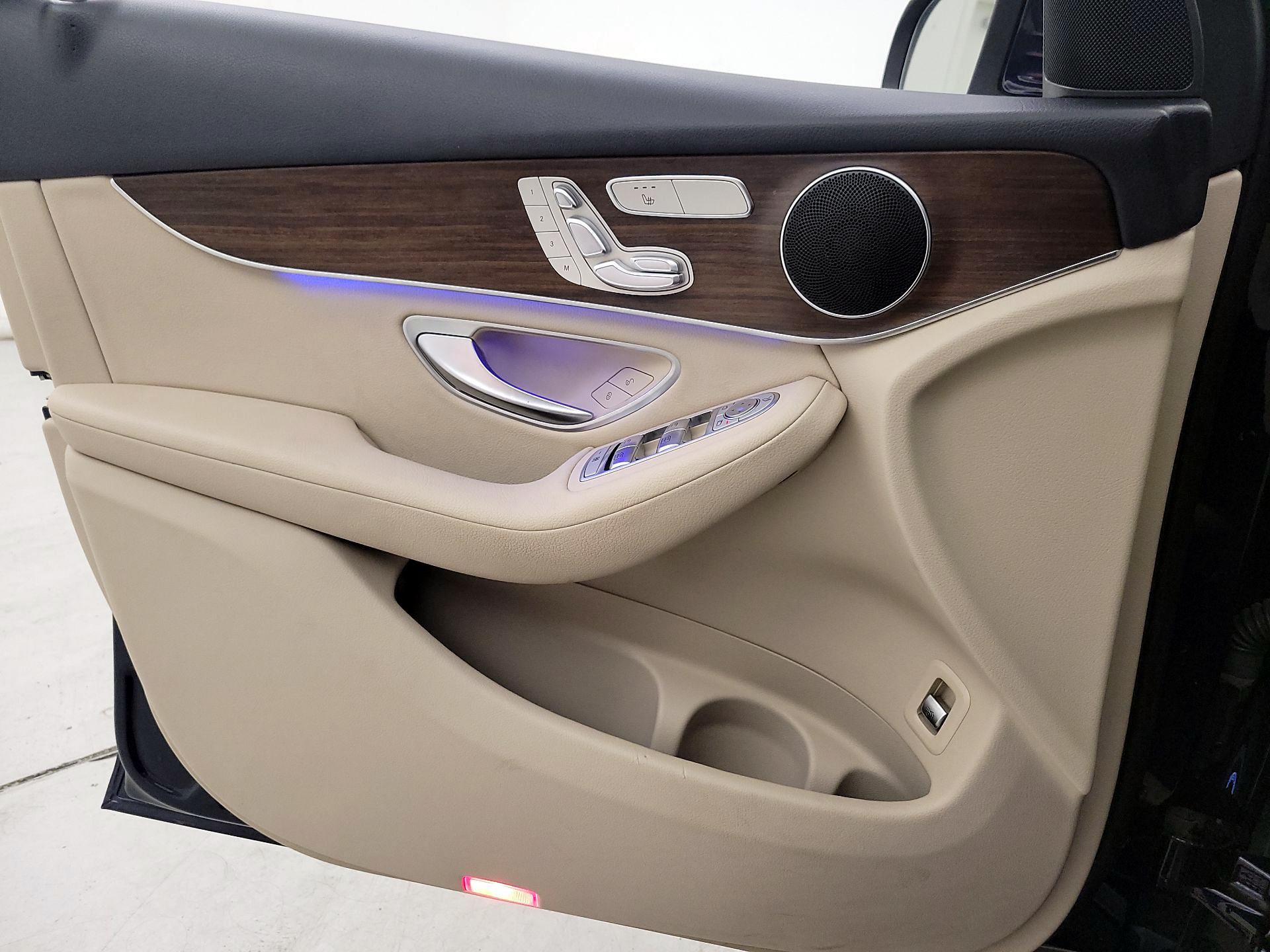 Thumbnail: 2022 Mercedes-Benz GLC - 12