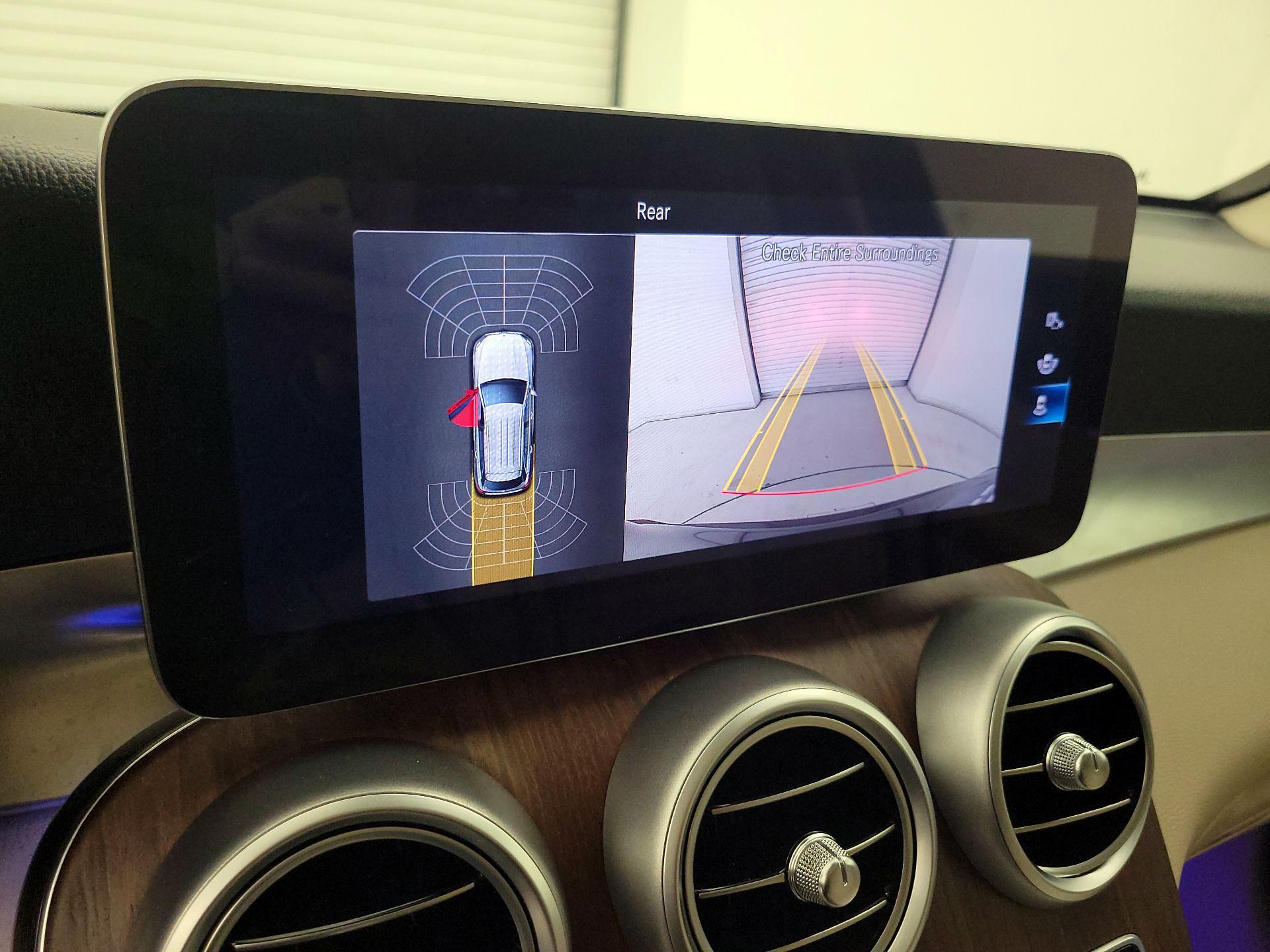 Thumbnail: 2022 Mercedes-Benz GLC - 14