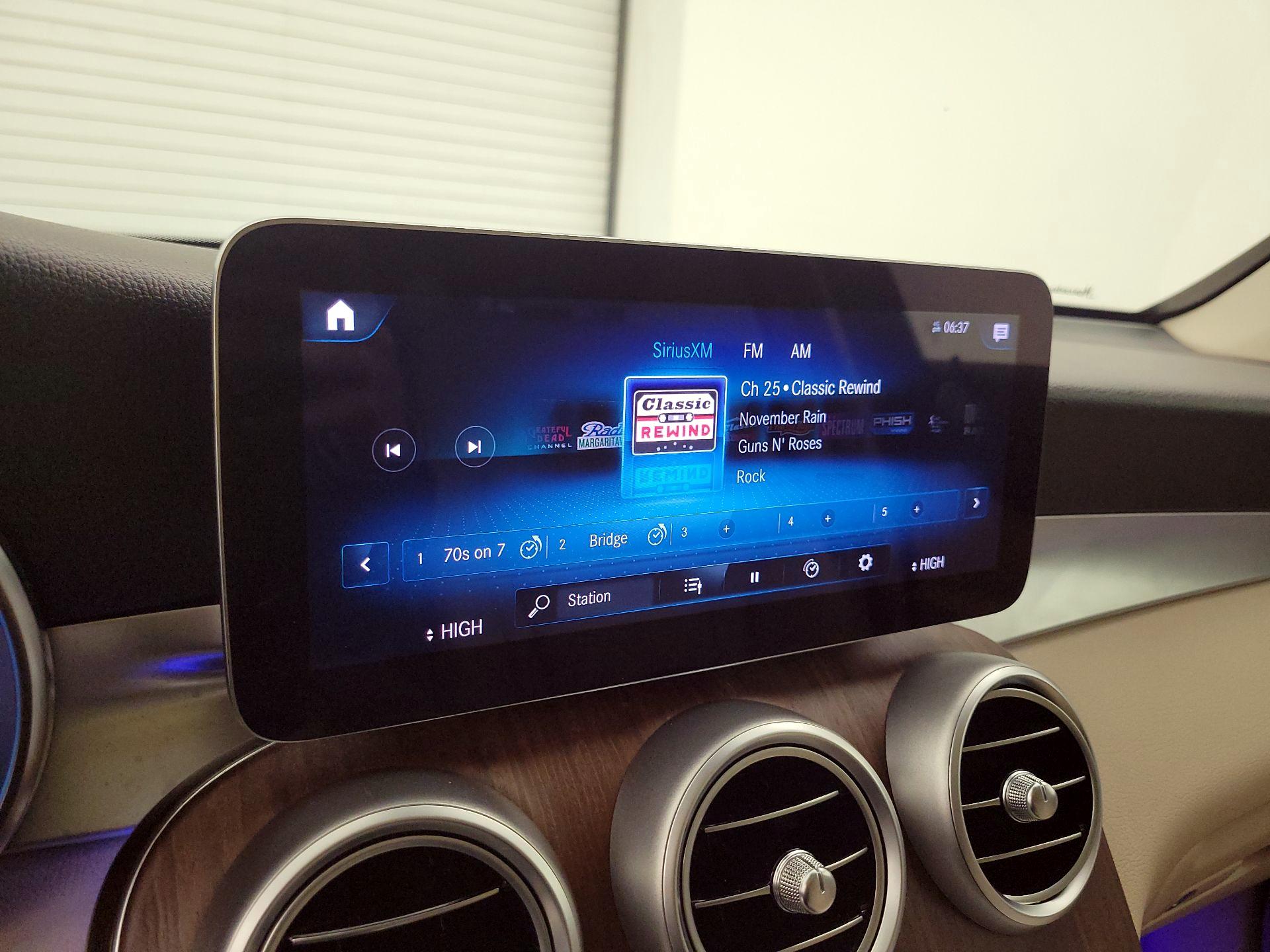 Thumbnail: 2022 Mercedes-Benz GLC - 15