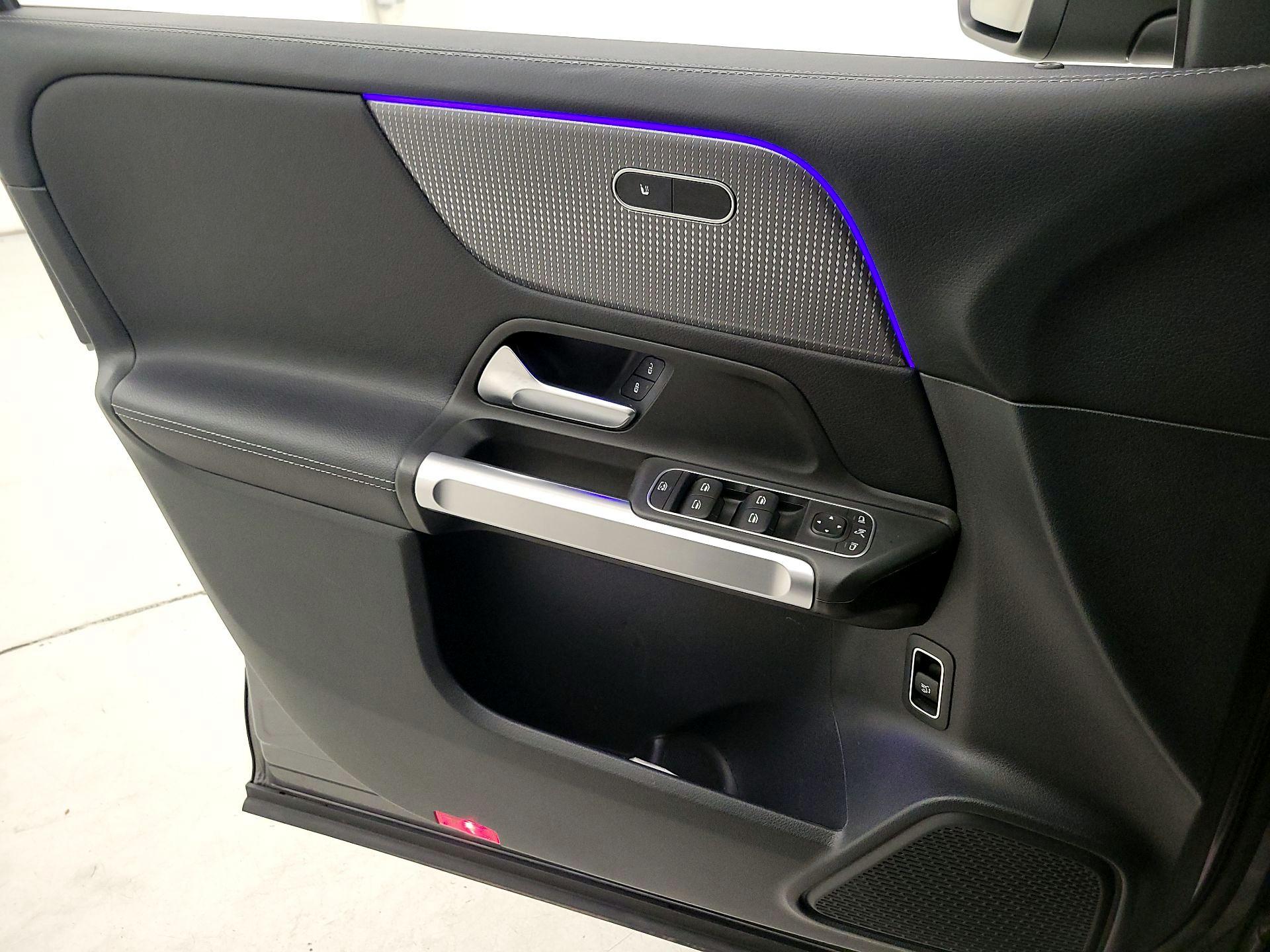 Thumbnail: 2022 Mercedes-Benz GLB - 12