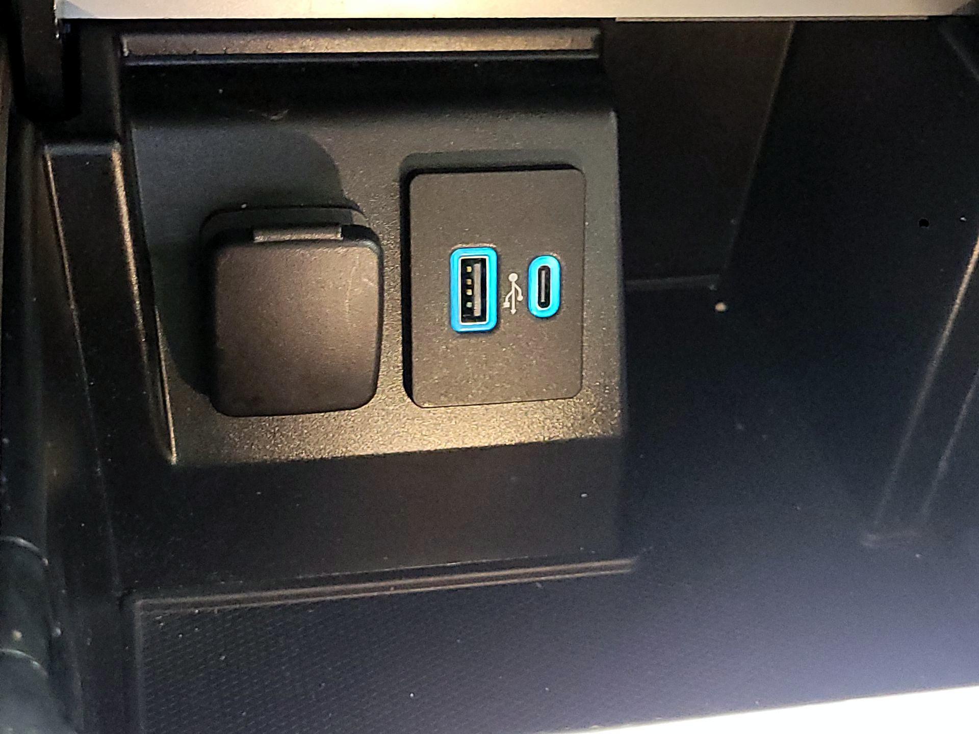 Thumbnail: 2020 Ford Explorer - 19