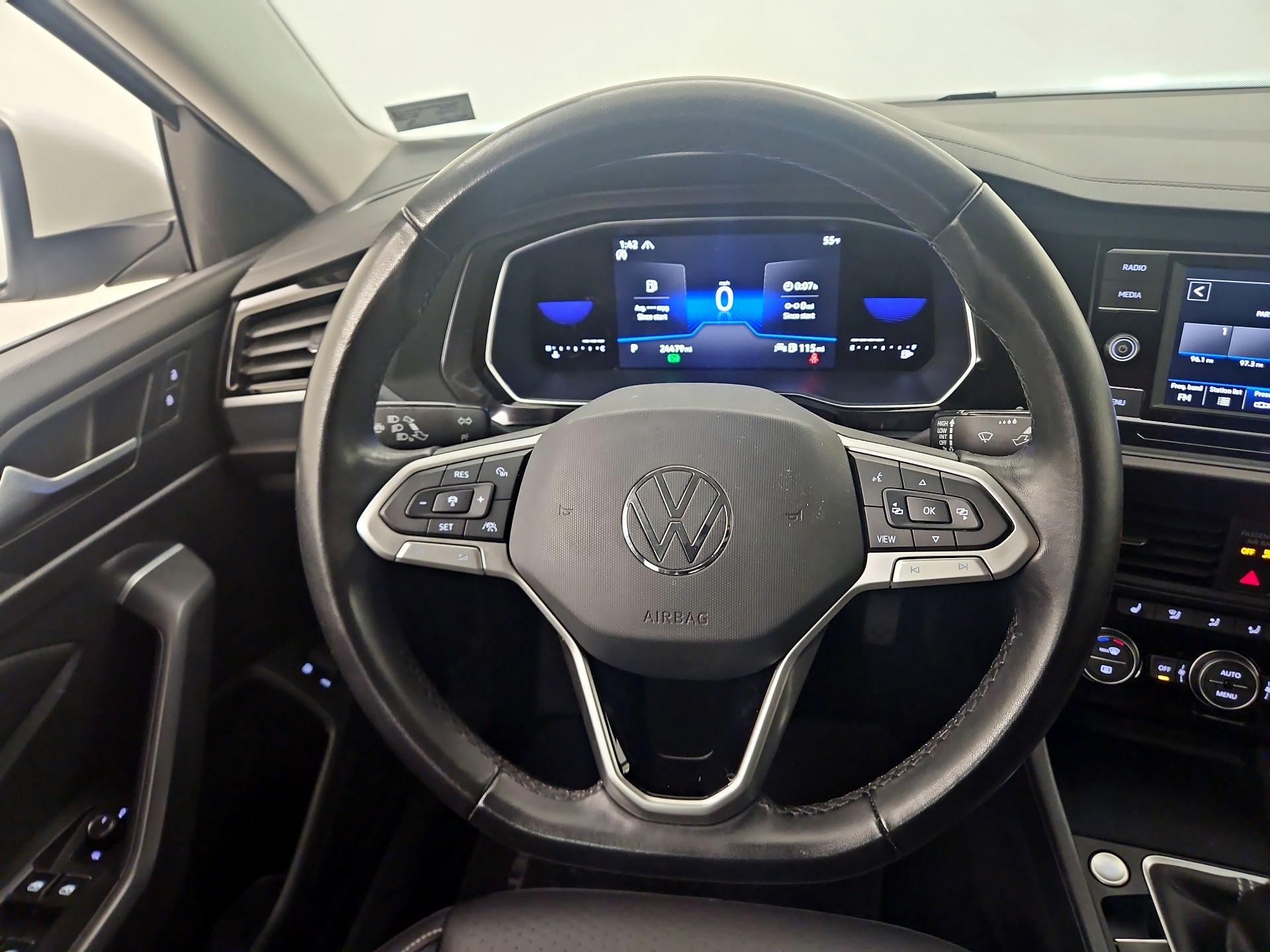 Thumbnail: 2023 Volkswagen Jetta - 10