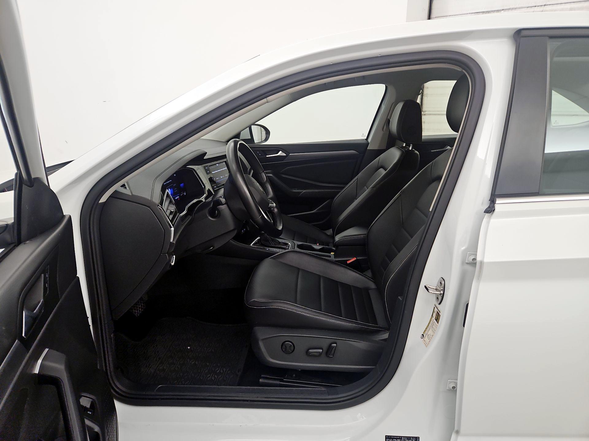 Thumbnail: 2023 Volkswagen Jetta - 11