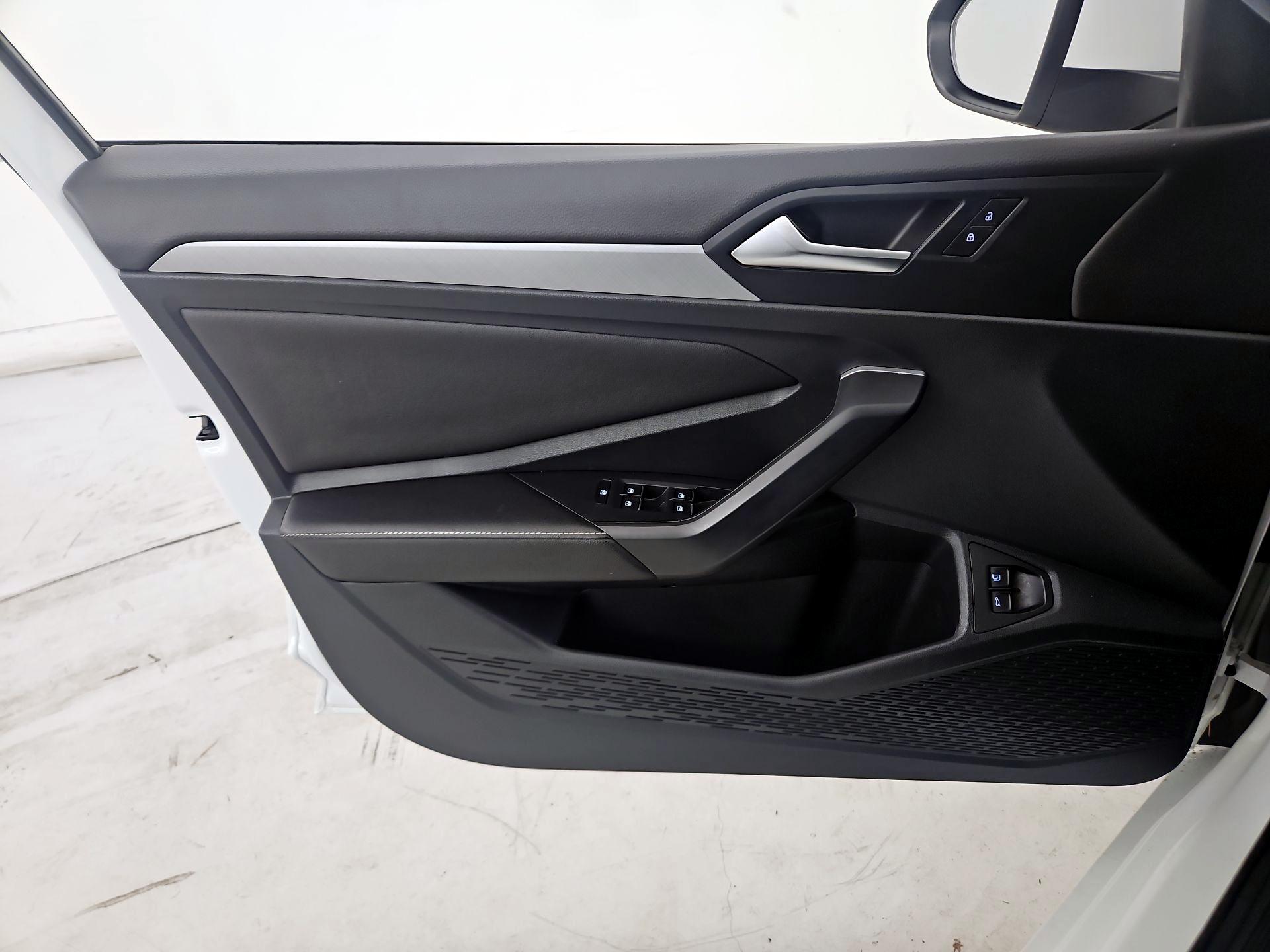 Thumbnail: 2023 Volkswagen Jetta - 12