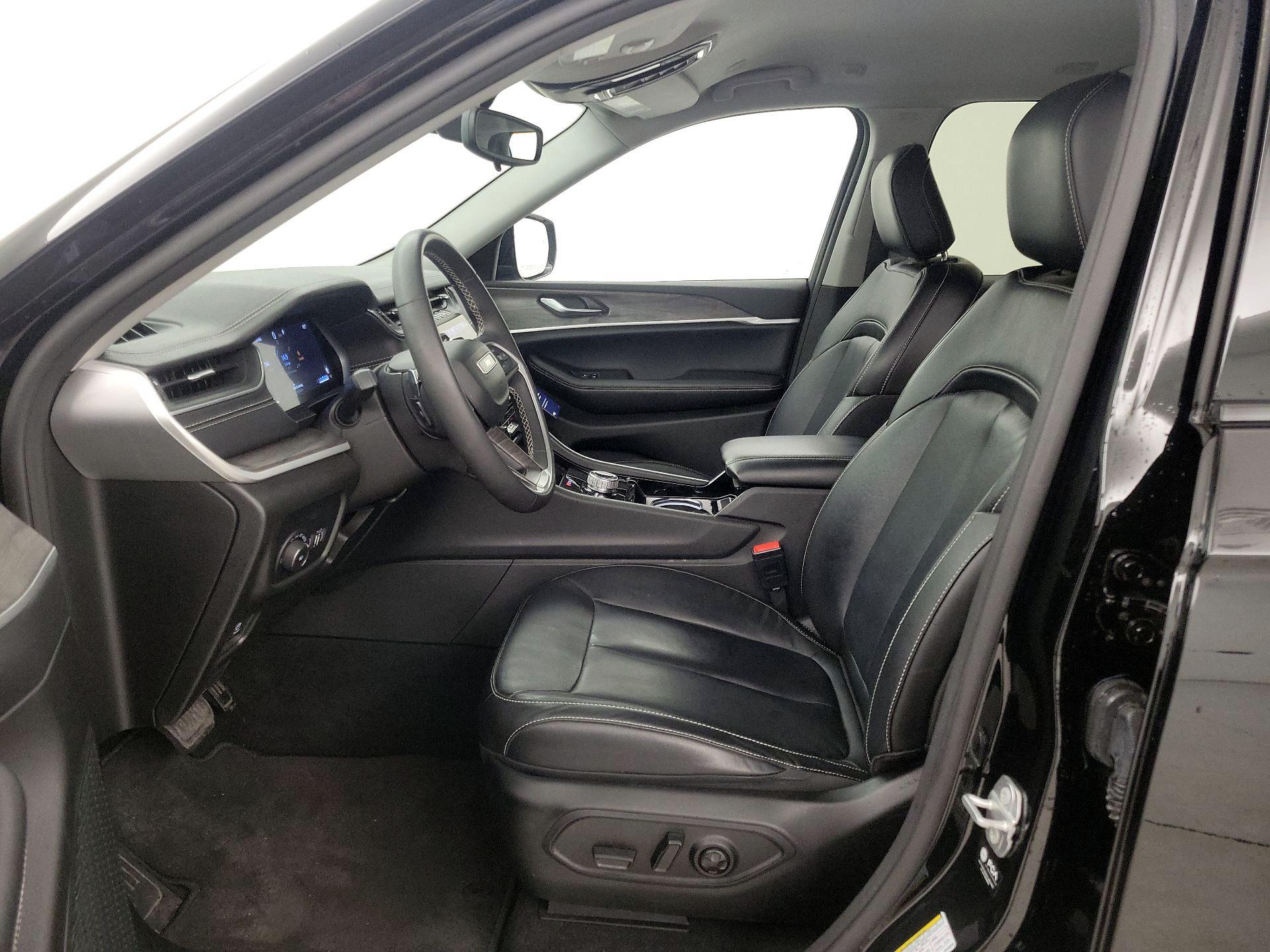 Thumbnail: 2023 Jeep Grand Cherokee - 11