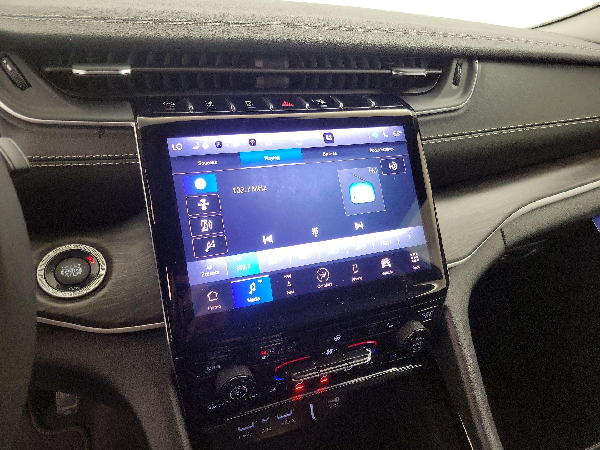 Thumbnail: 2023 Jeep Grand Cherokee - 16