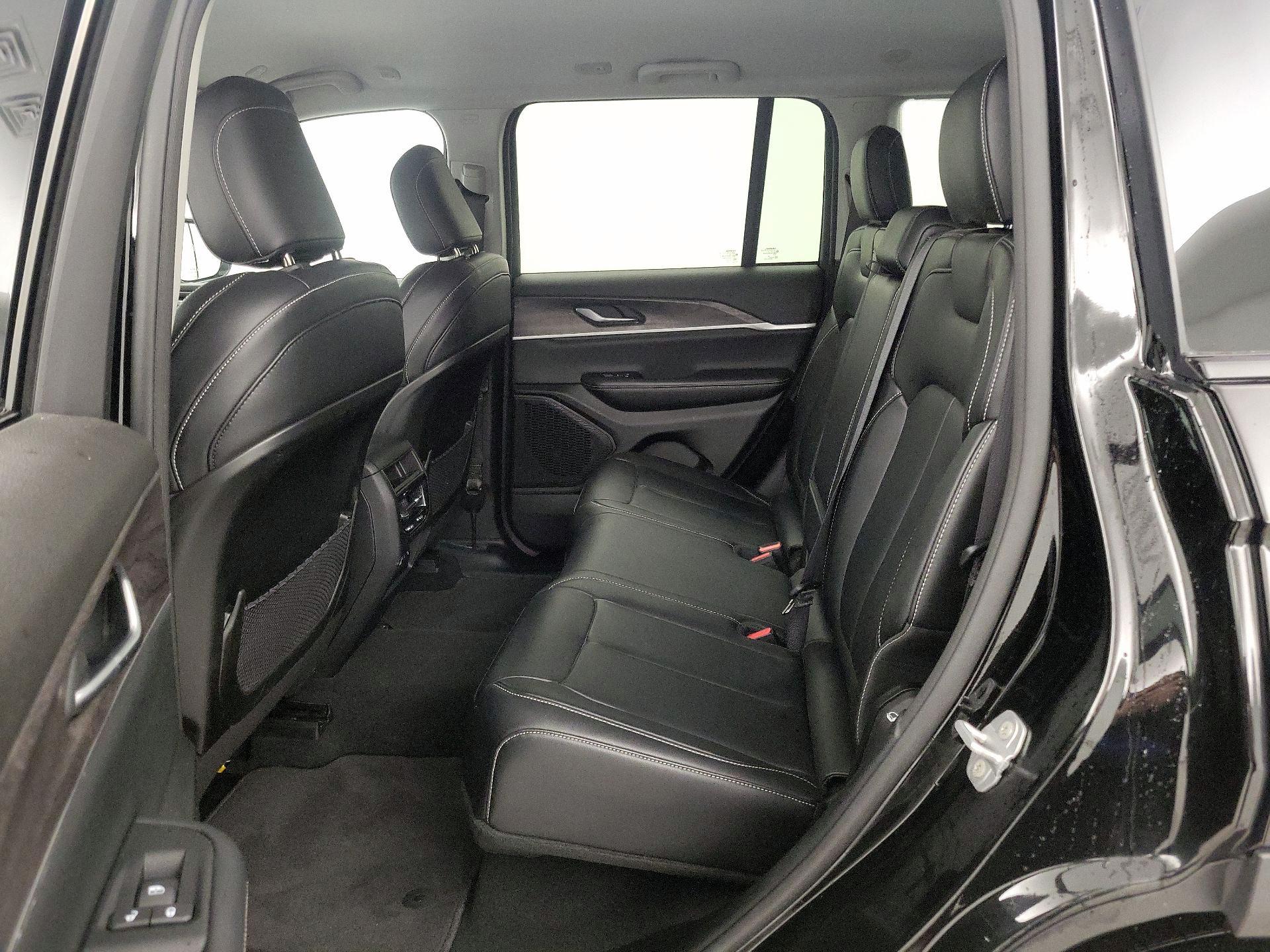 Thumbnail: 2023 Jeep Grand Cherokee - 20