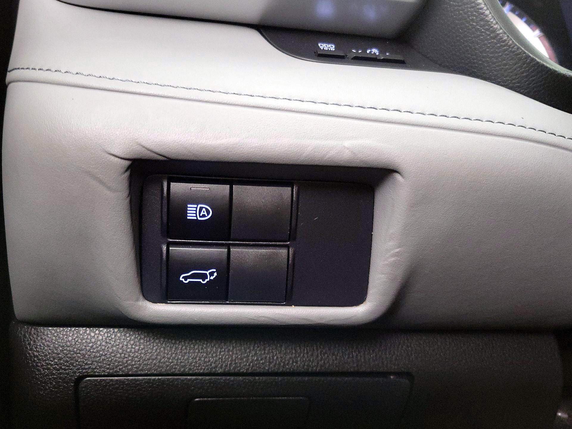 Thumbnail: 2021 Toyota Highlander - 13