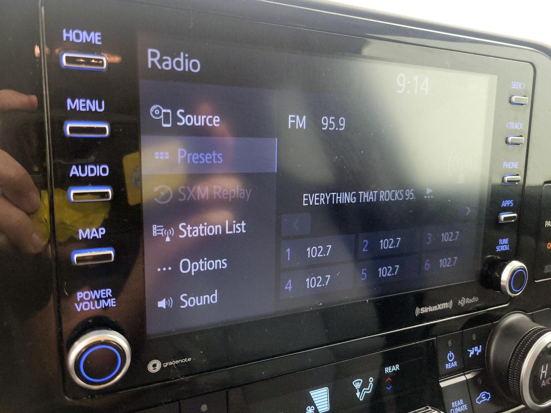 Thumbnail: 2021 Toyota Highlander - 15