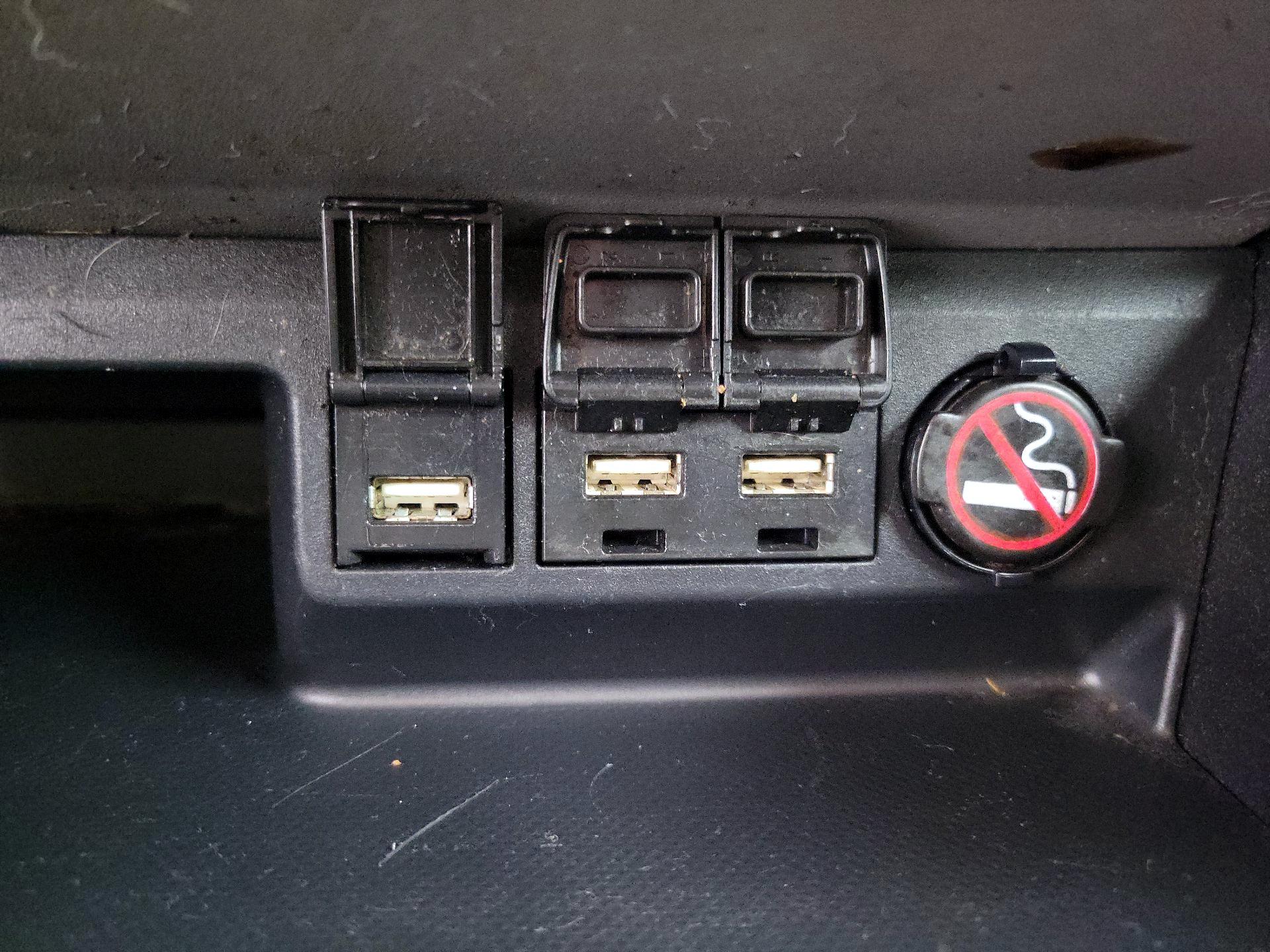 Thumbnail: 2021 Toyota Highlander - 18