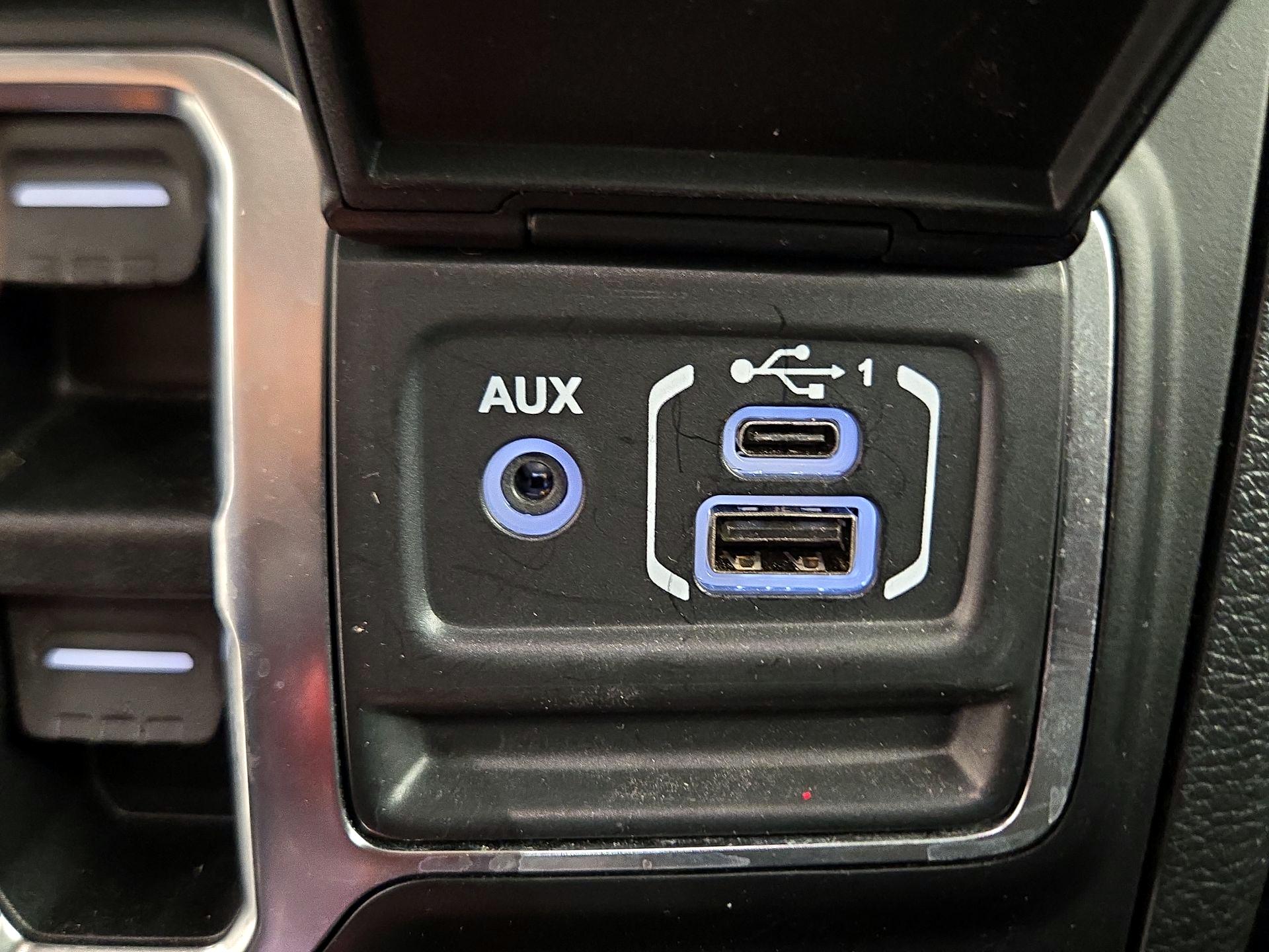 Thumbnail: 2021 Jeep Gladiator - 19