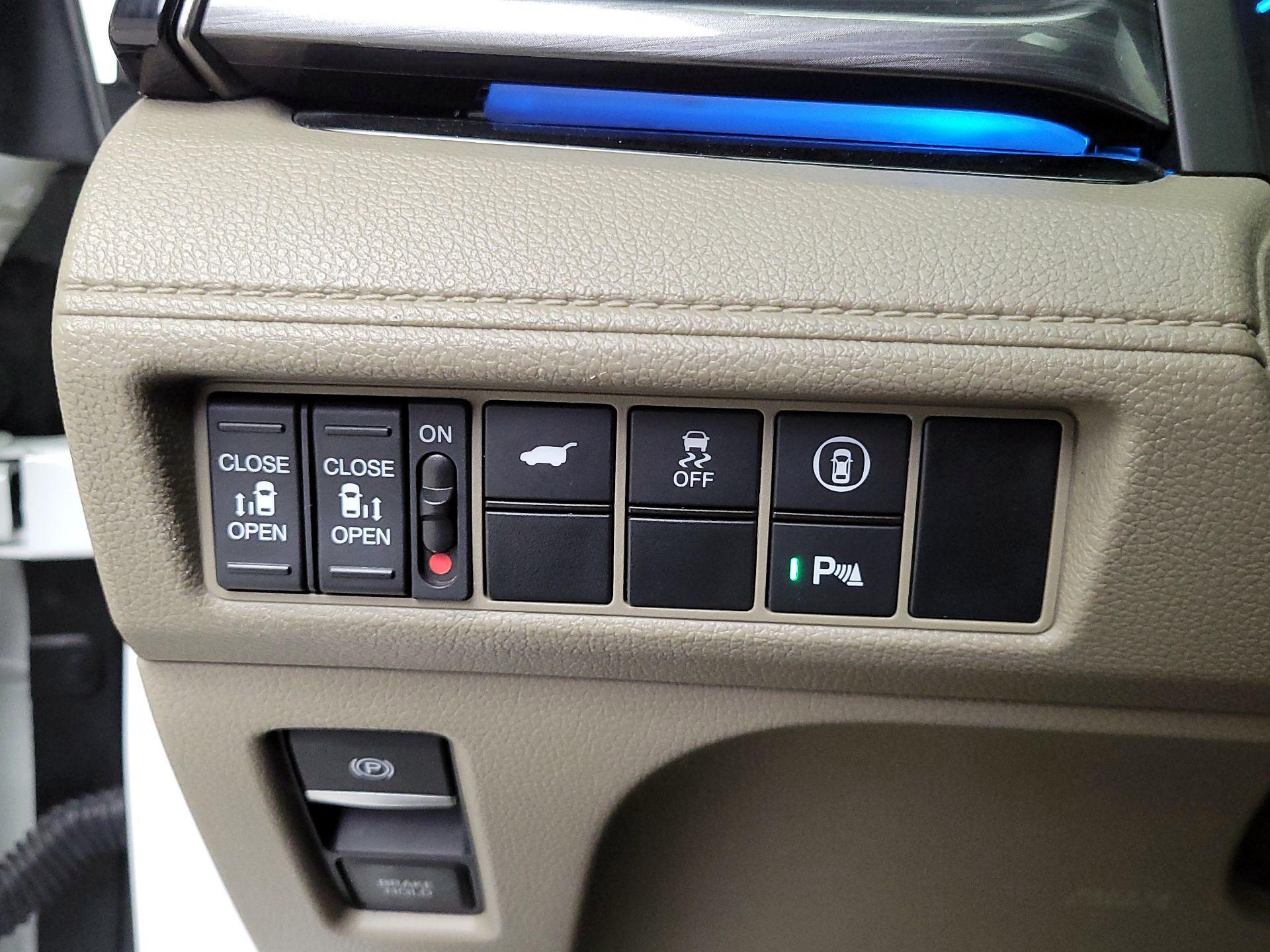 Thumbnail: 2023 Honda Odyssey - 13