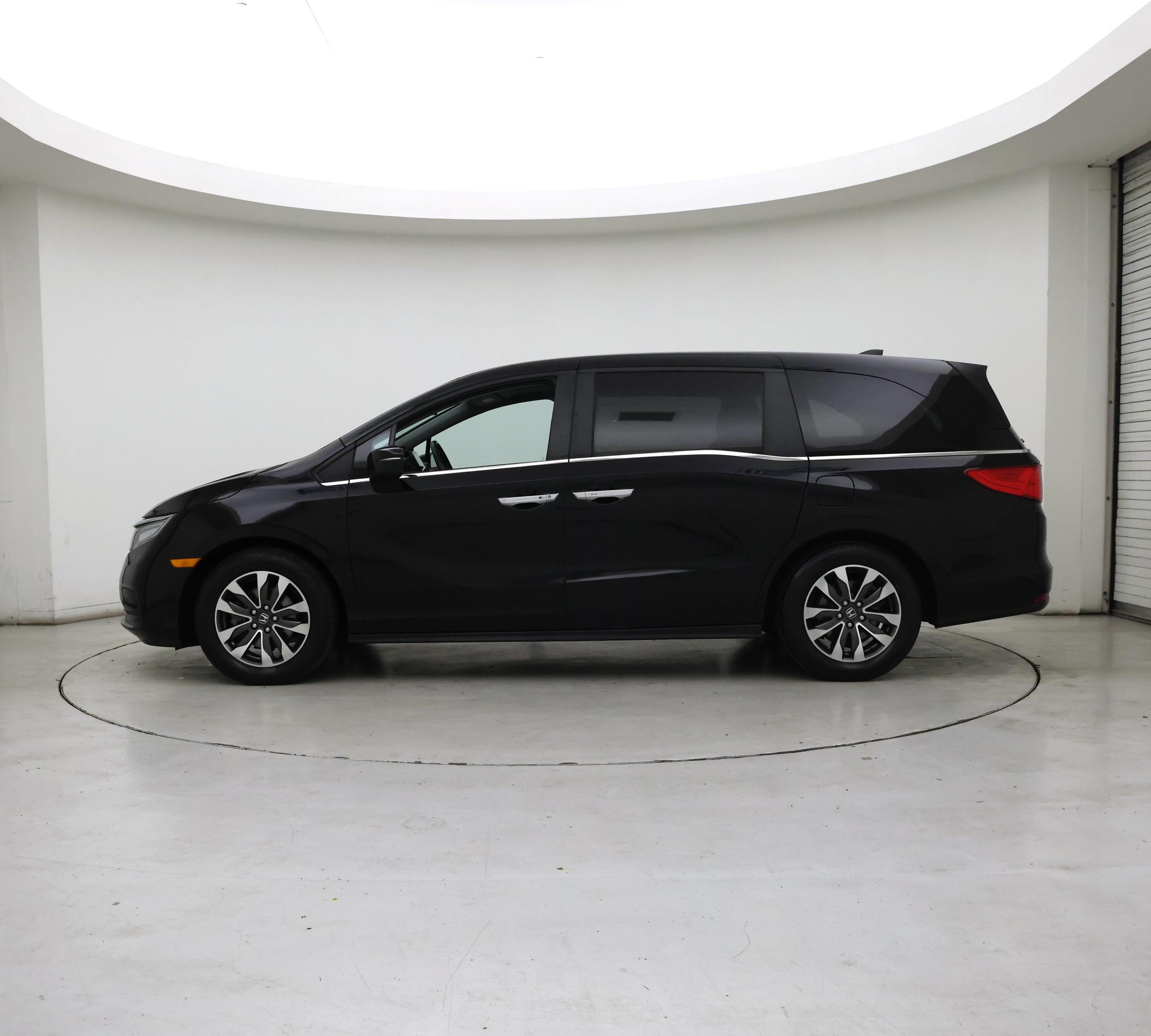 Thumbnail: 2023 Honda Odyssey - 3