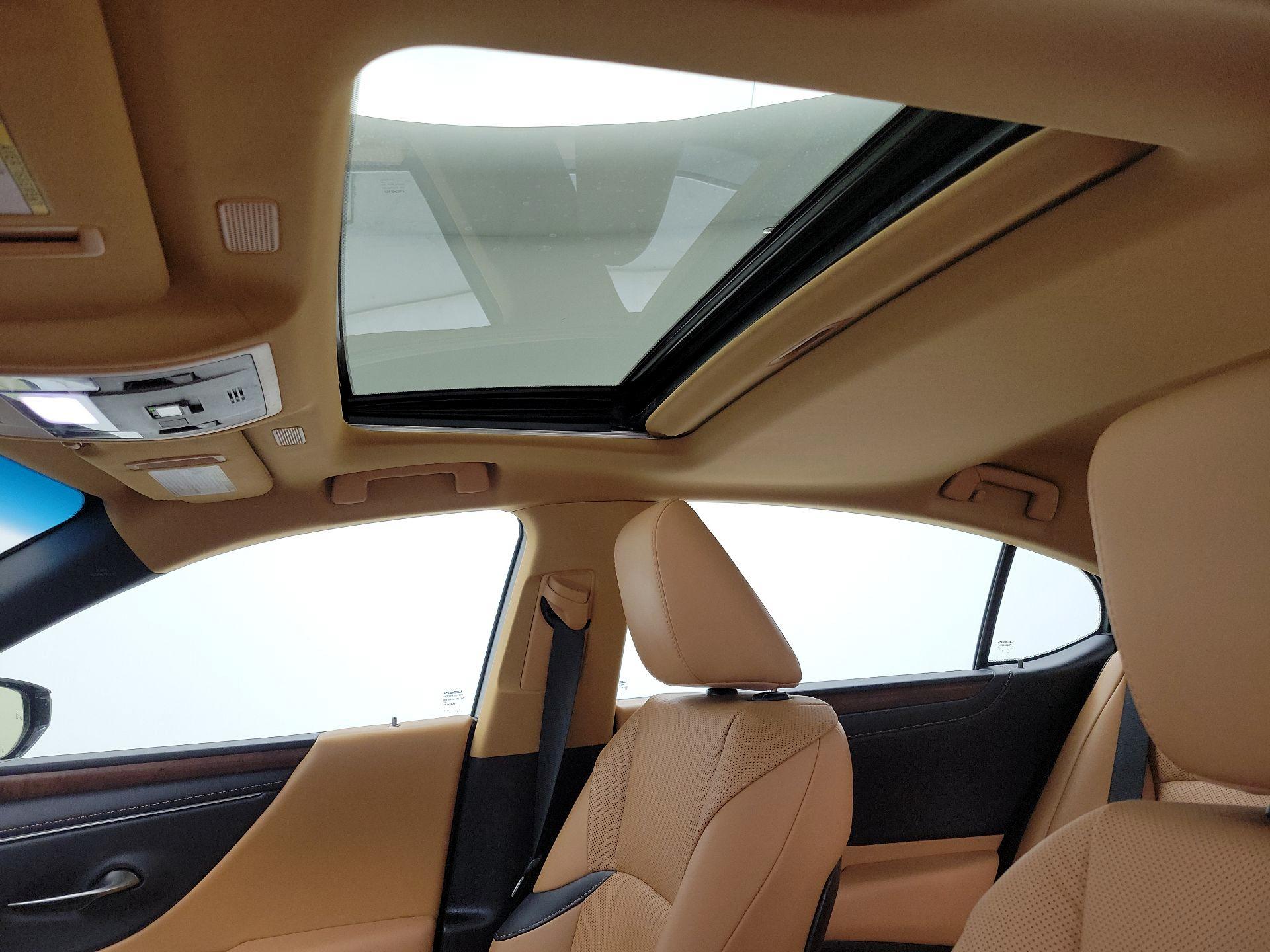 Thumbnail: 2023 Lexus ES - 18