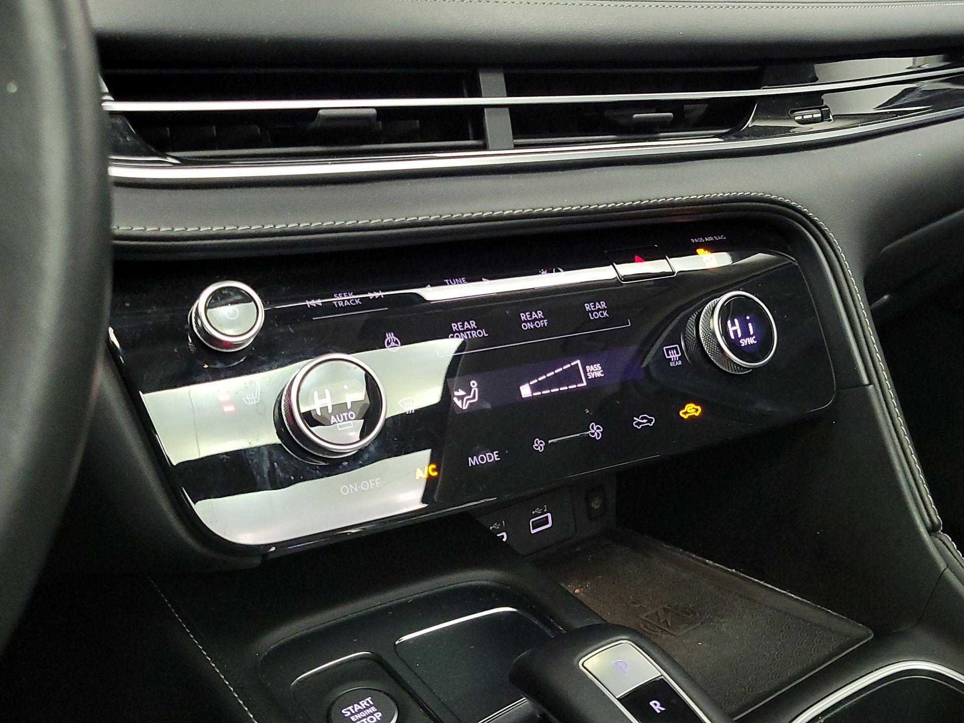 Thumbnail: 2023 INFINITI QX60 - 16