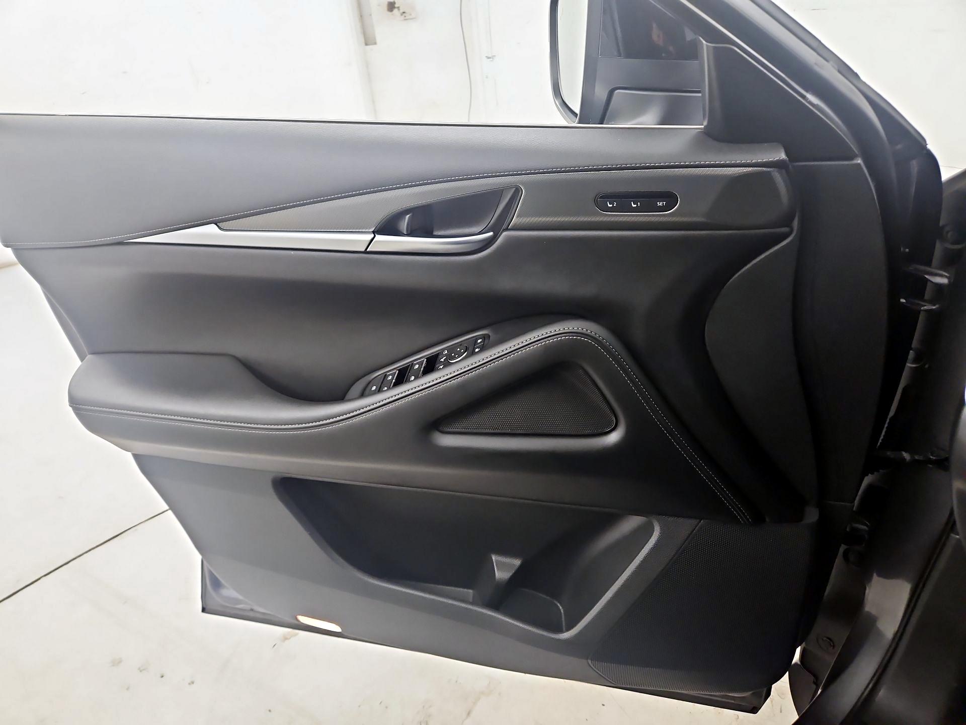 Thumbnail: 2023 INFINITI QX60 - 12