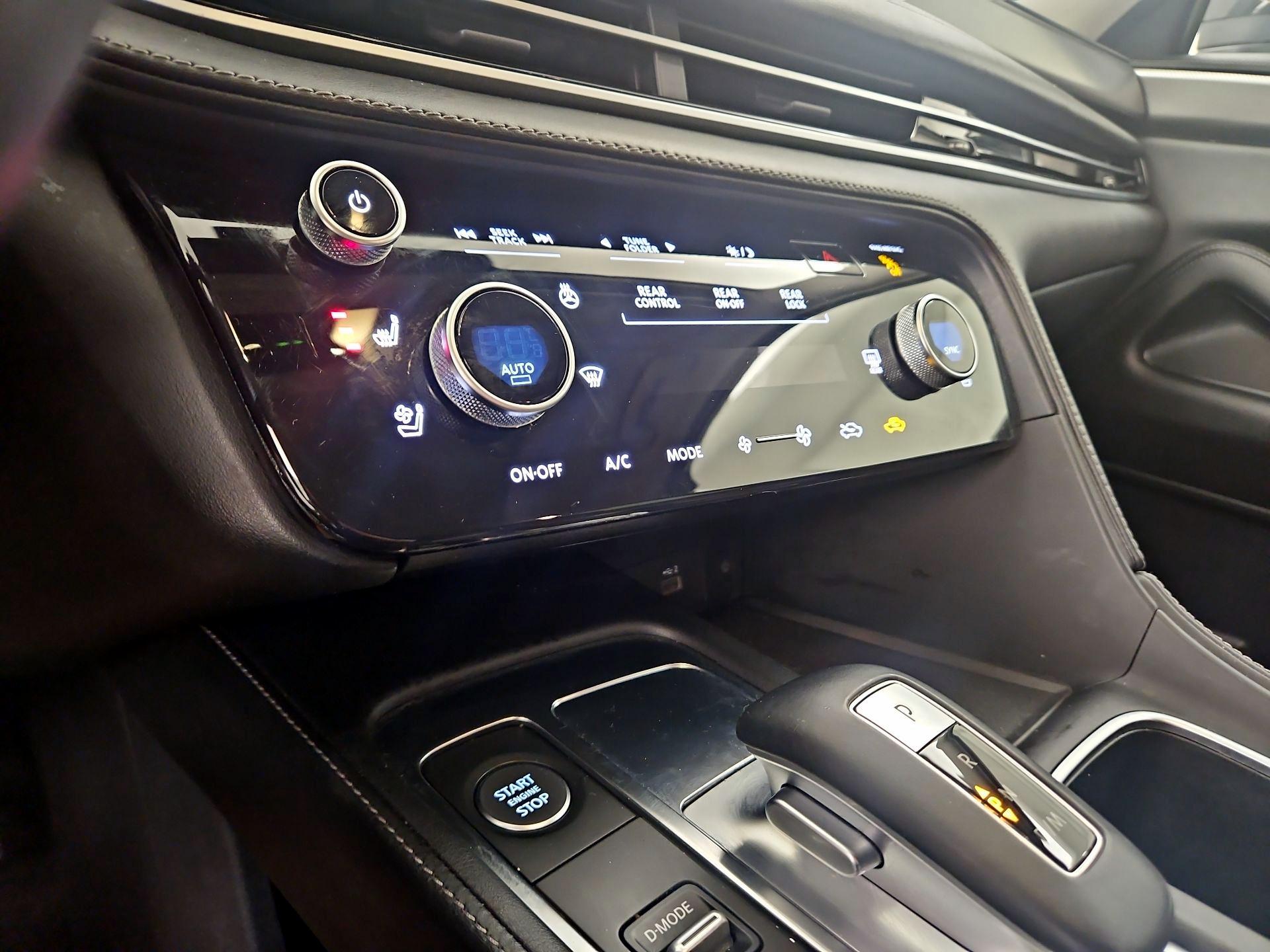 Thumbnail: 2023 INFINITI QX60 - 16