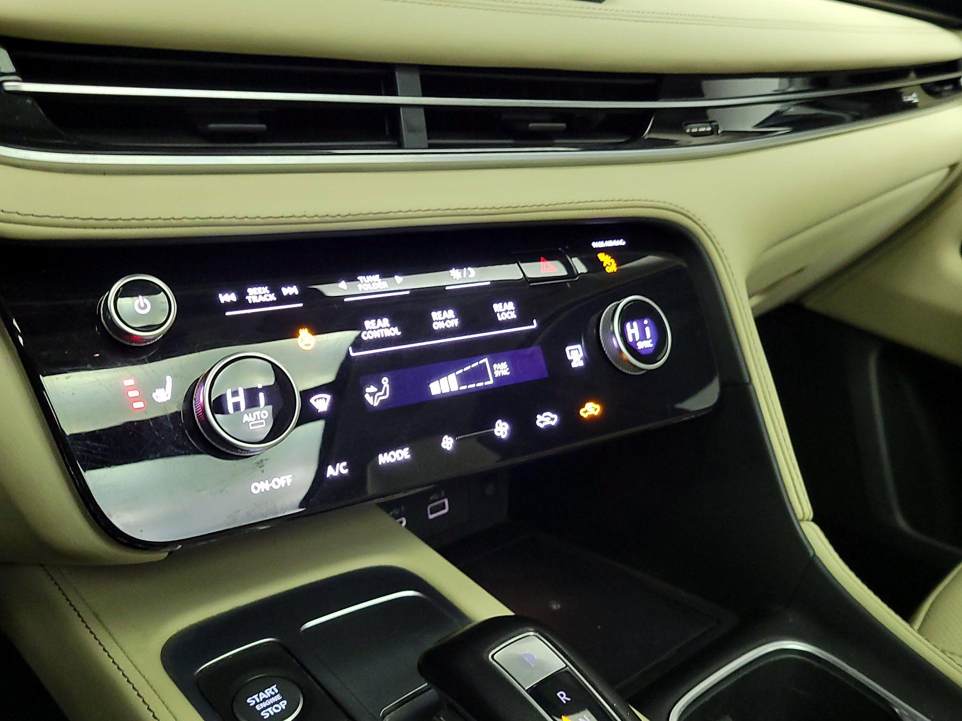 Thumbnail: 2025 INFINITI QX60 - 16