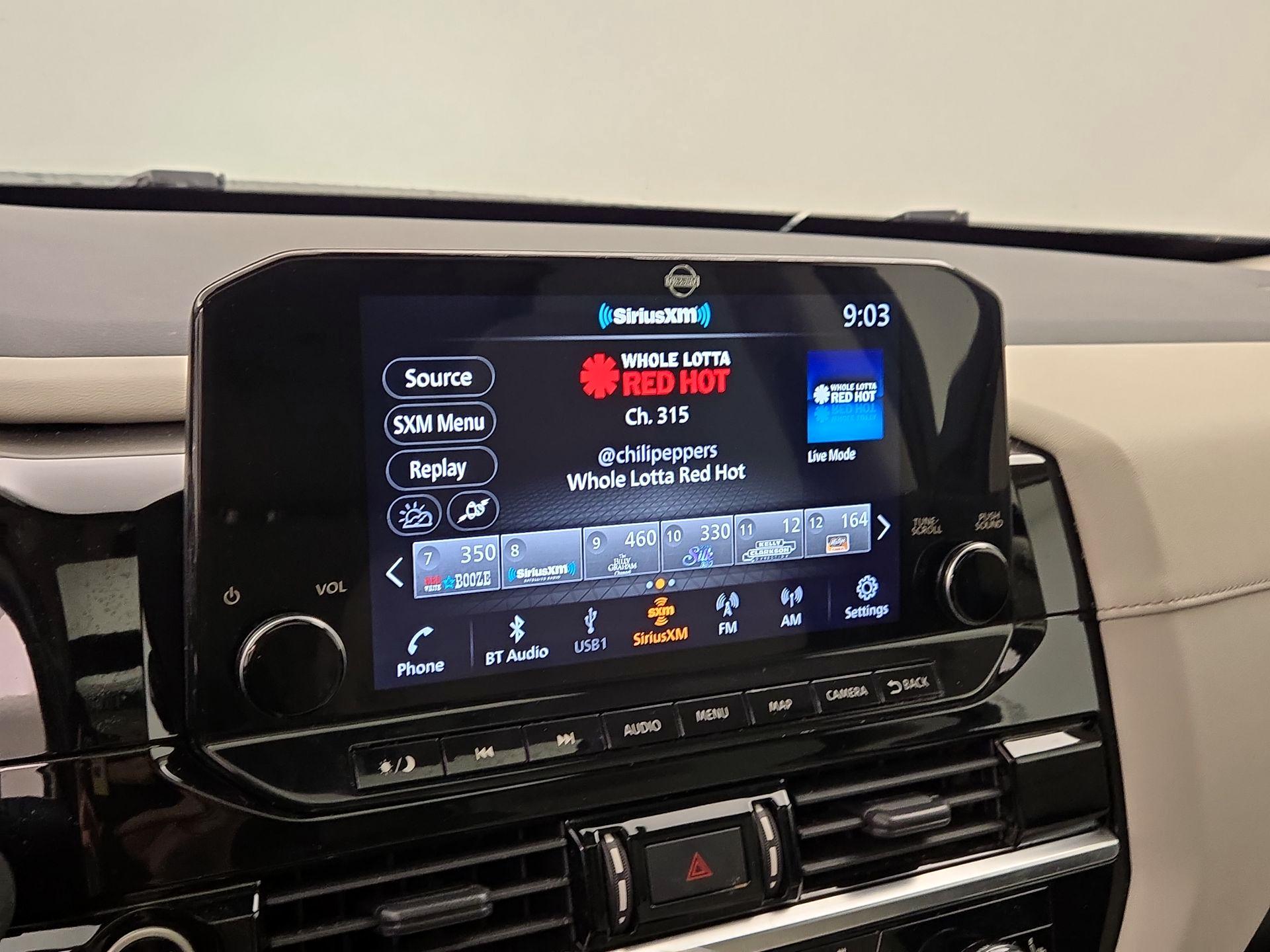 Thumbnail: 2023 Nissan Pathfinder - 16