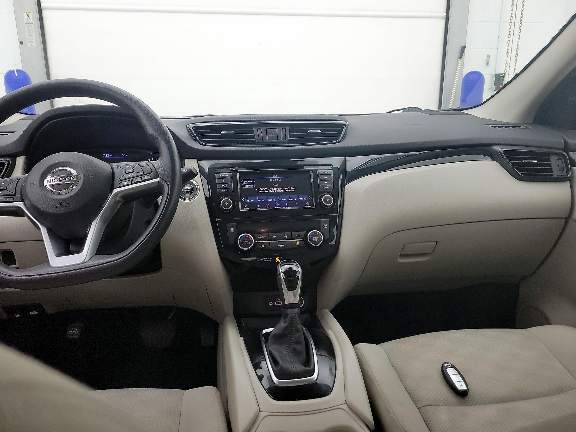 Thumbnail: 2020 Nissan Rogue Sport - 9