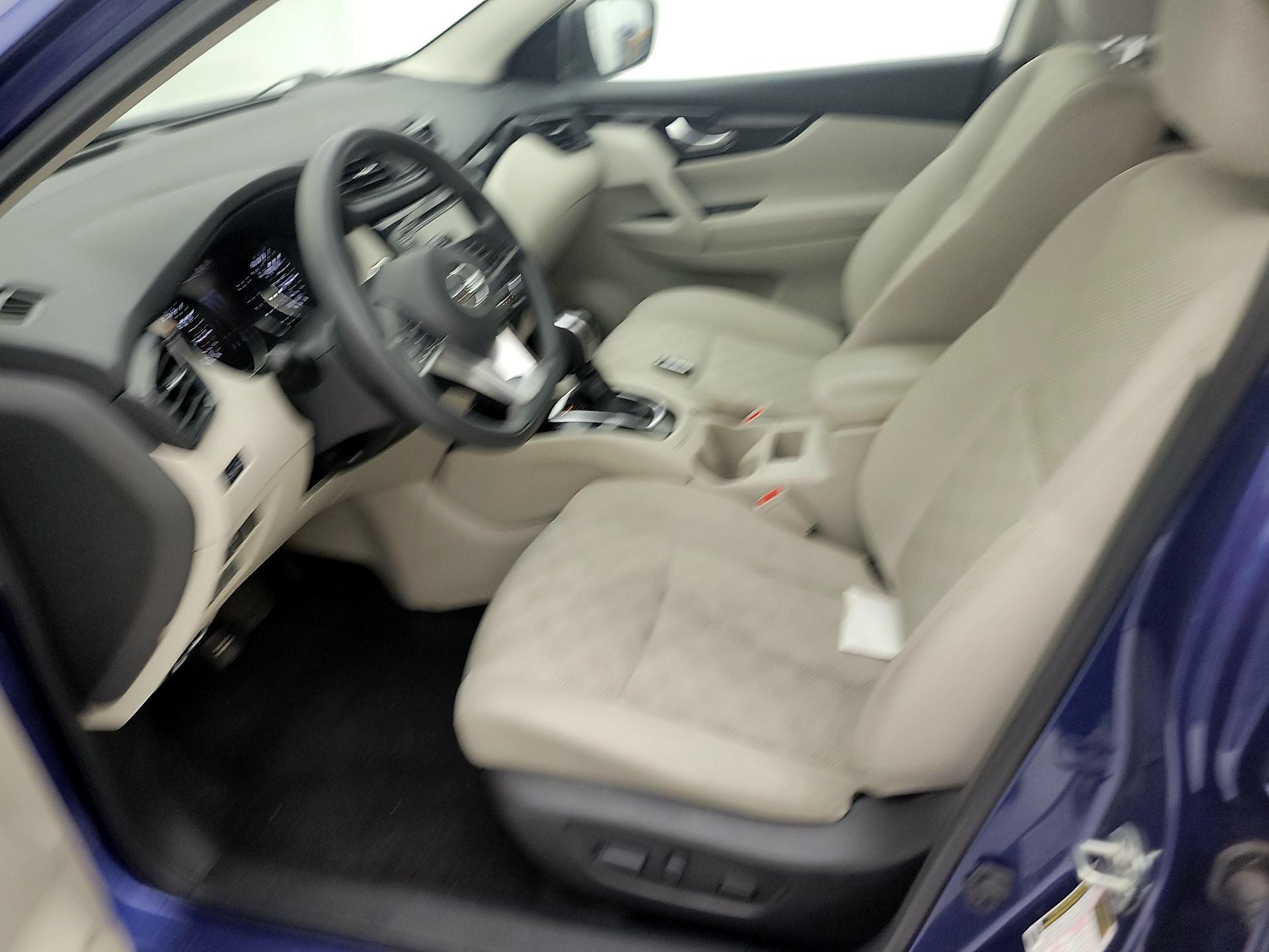 Thumbnail: 2020 Nissan Rogue Sport - 11