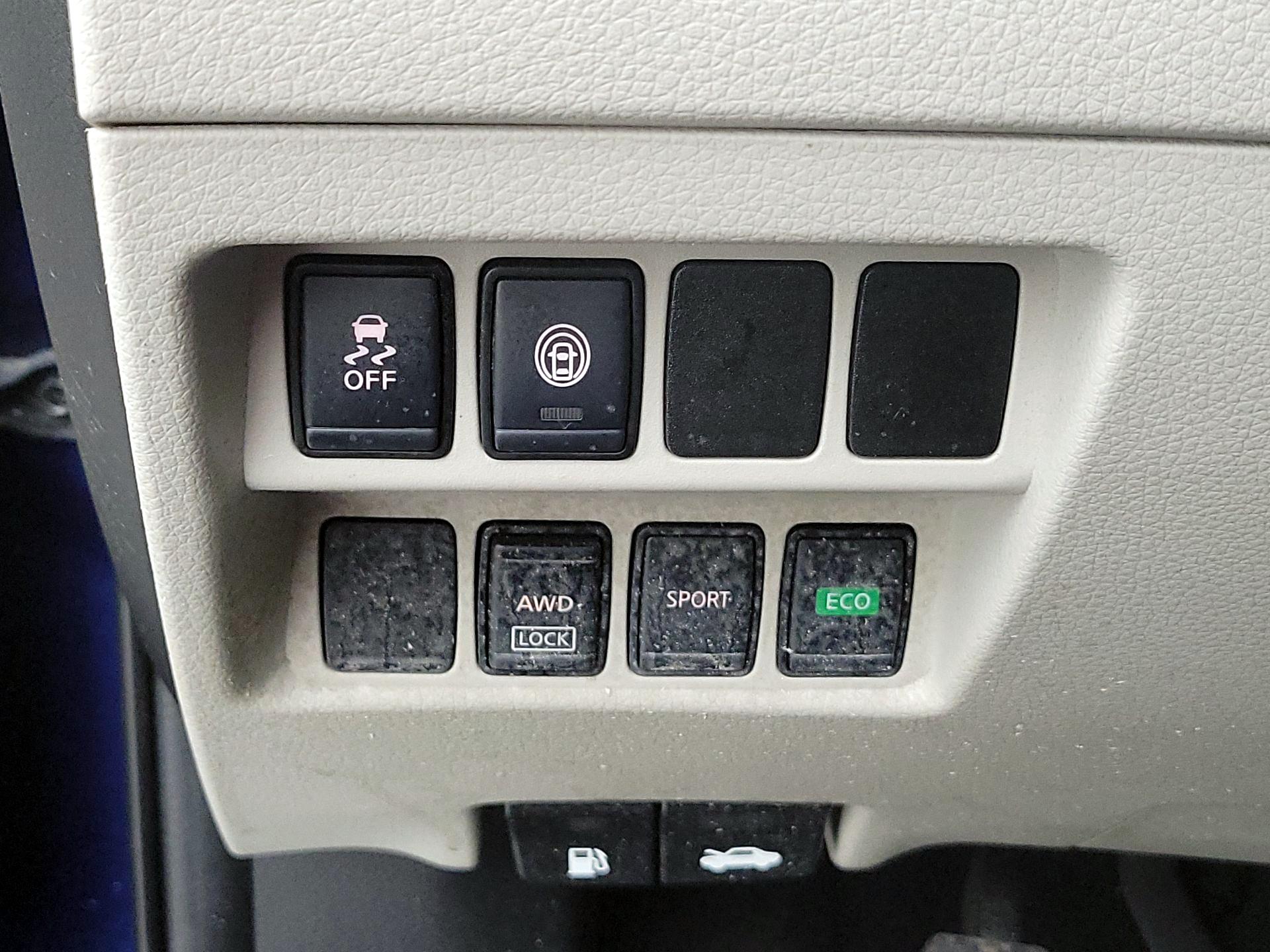 Thumbnail: 2020 Nissan Rogue Sport - 13