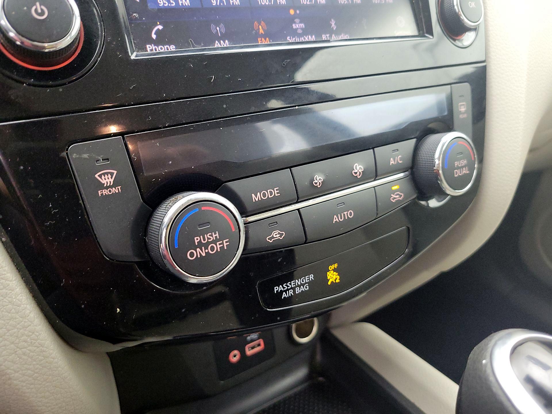 Thumbnail: 2020 Nissan Rogue Sport - 16