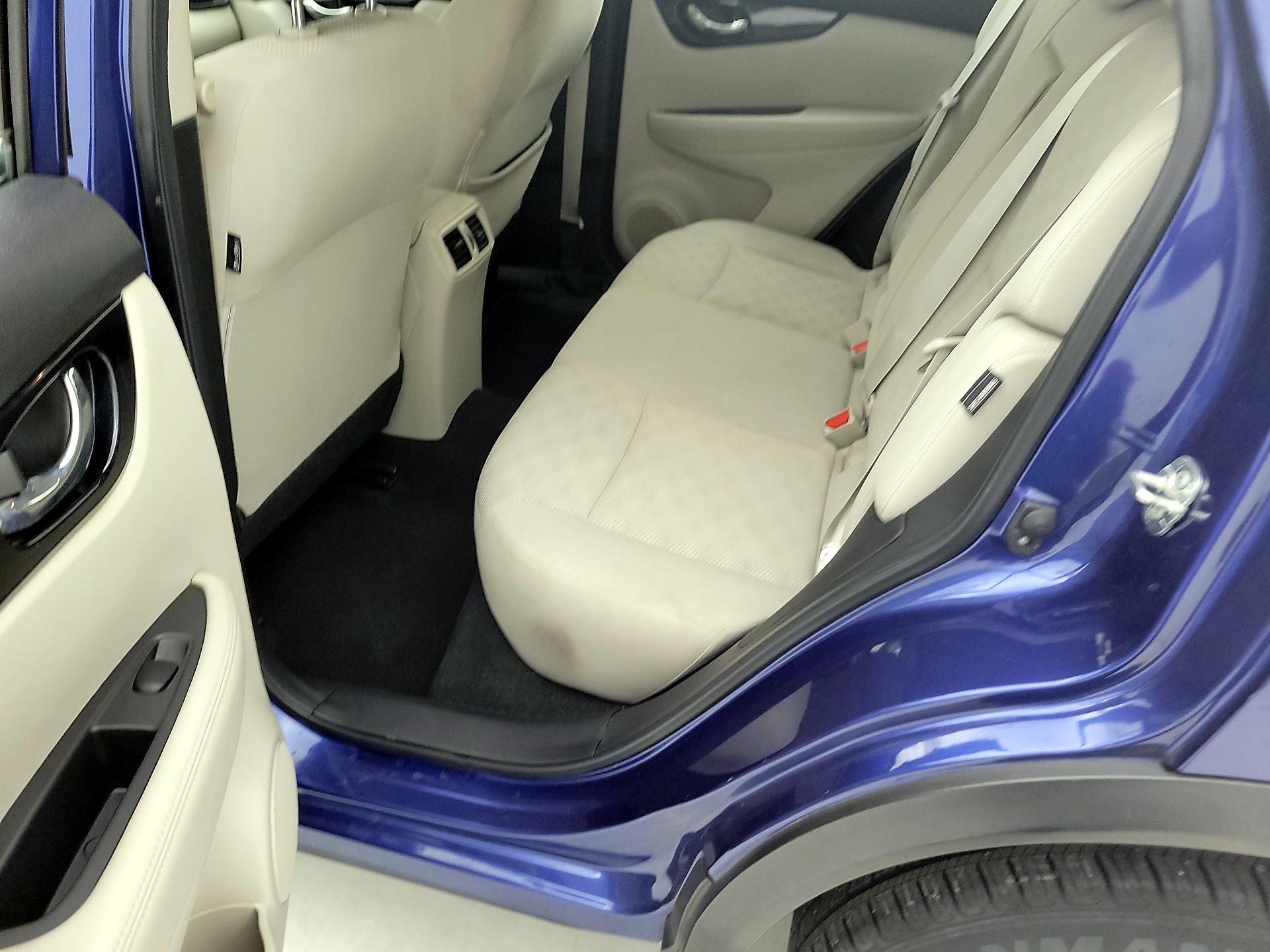 Thumbnail: 2020 Nissan Rogue Sport - 19