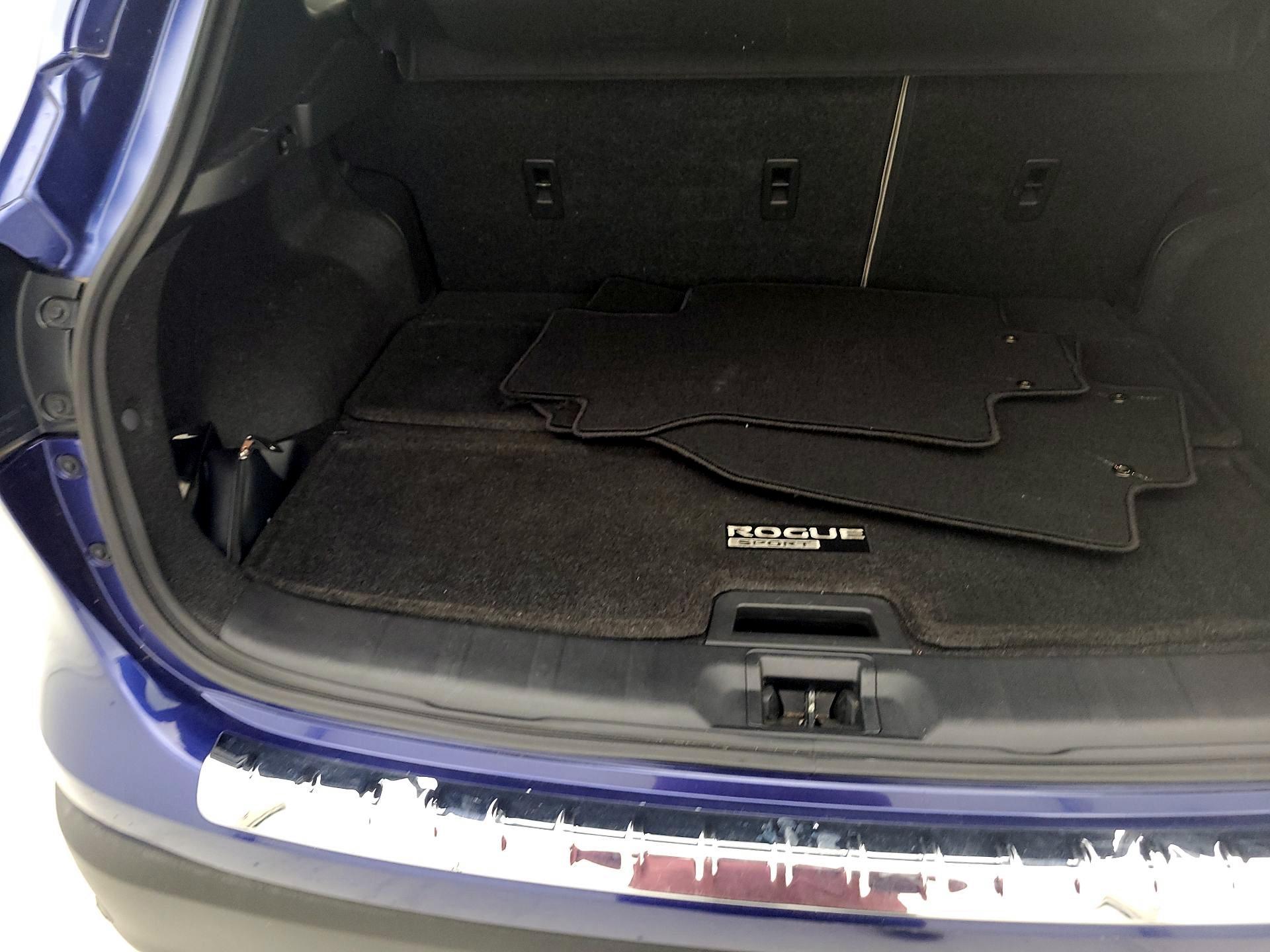 Thumbnail: 2020 Nissan Rogue Sport - 20