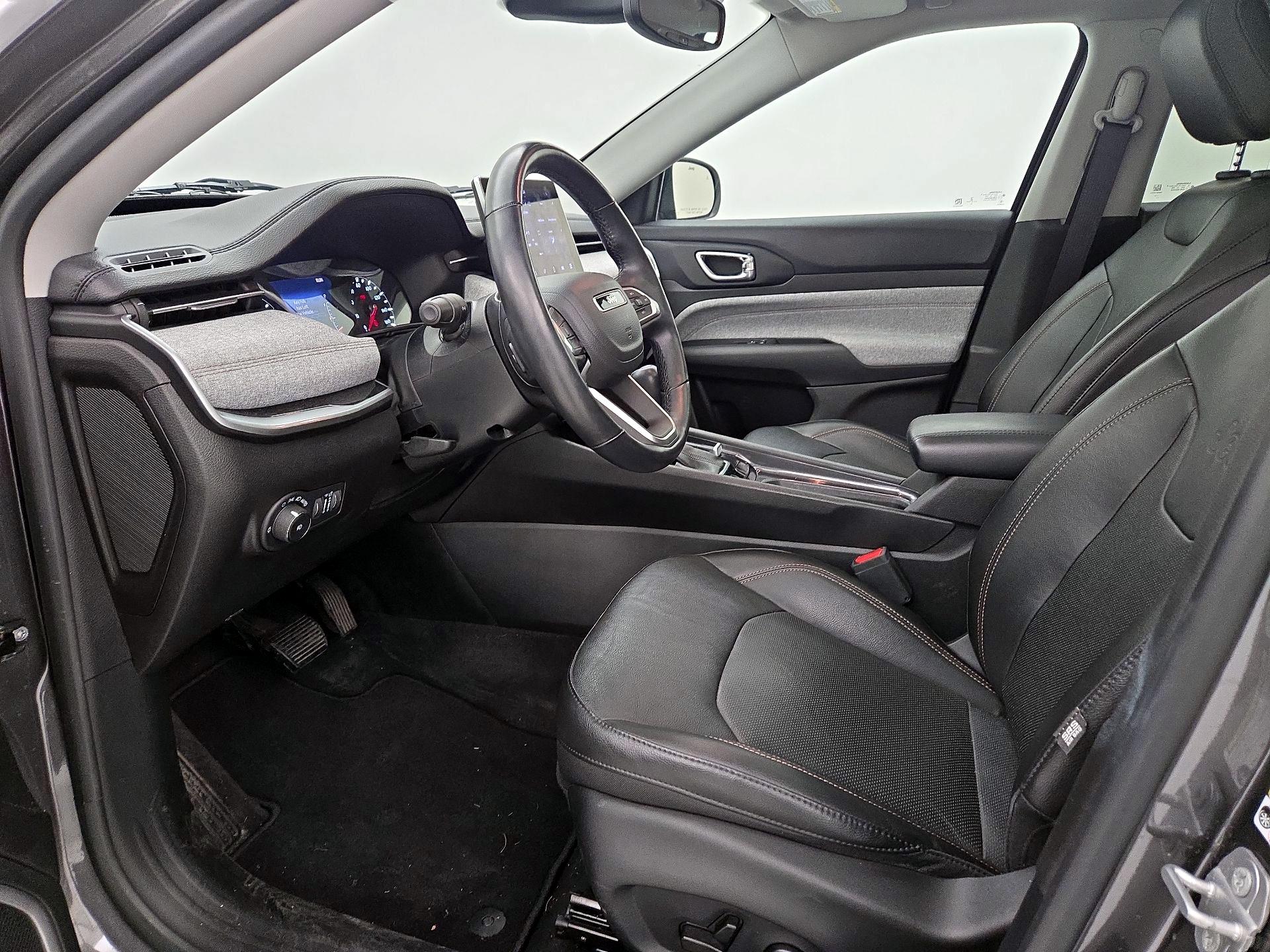 Thumbnail: 2022 Jeep Compass - 11