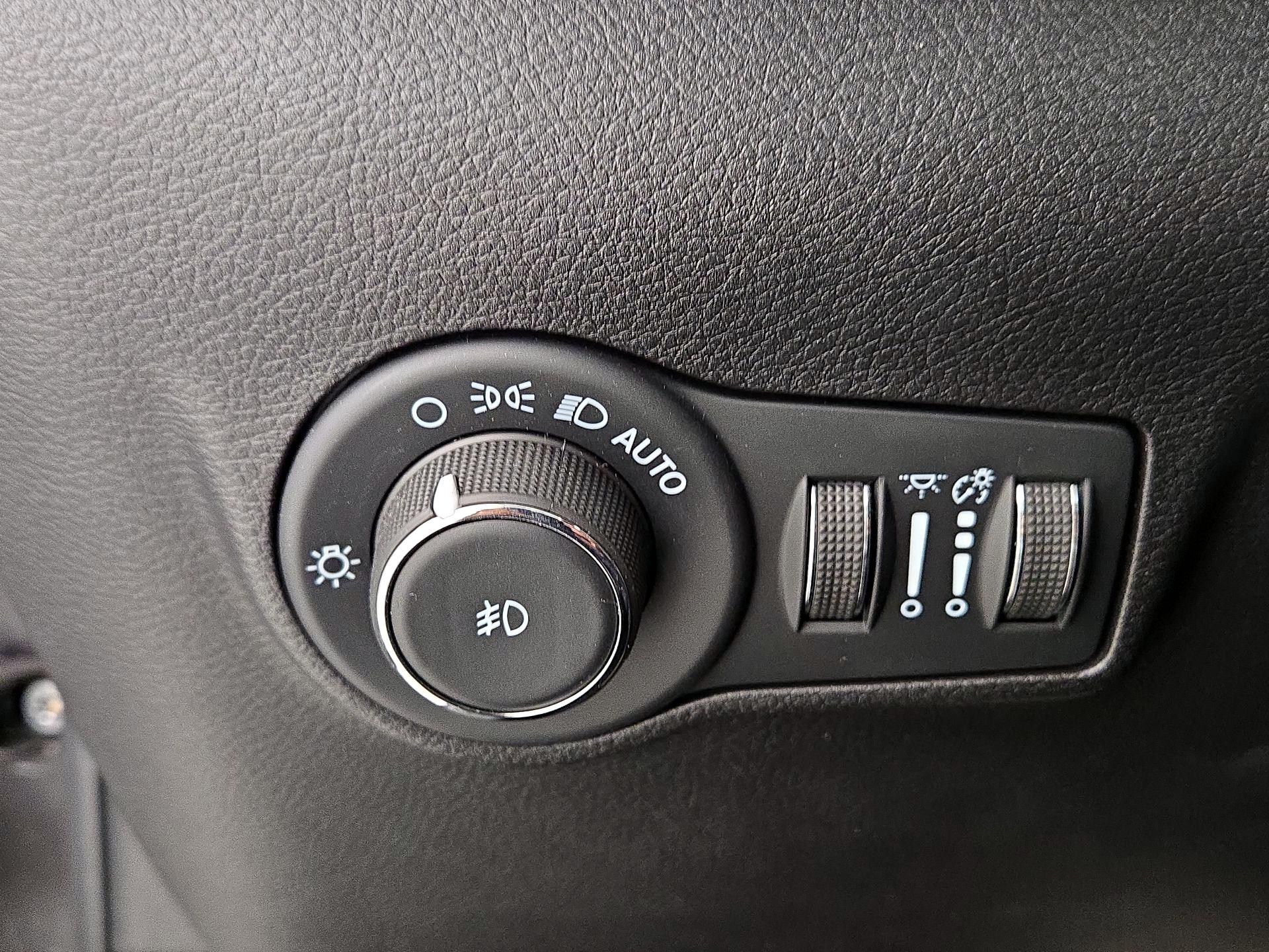 Thumbnail: 2022 Jeep Compass - 13