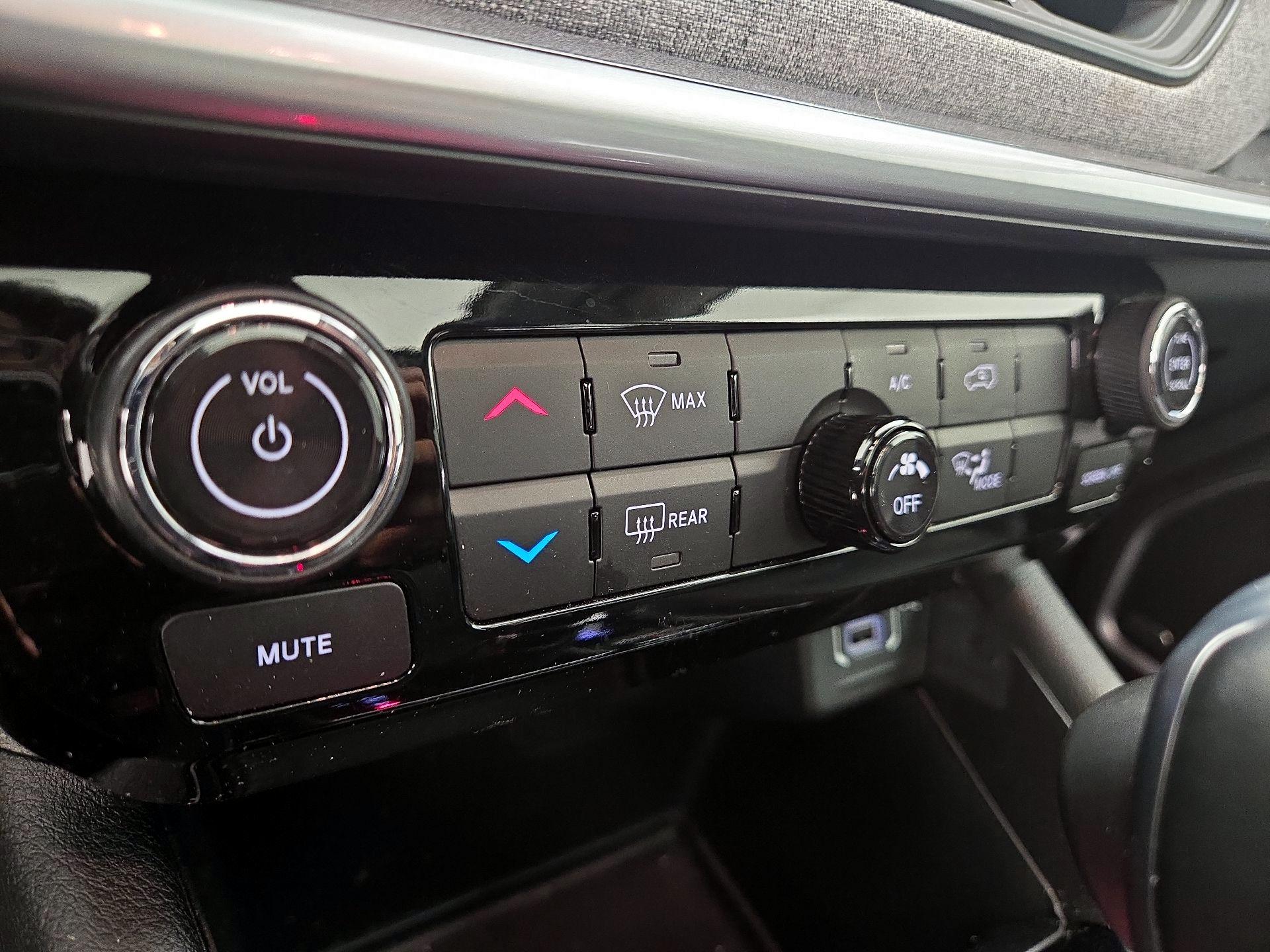 Thumbnail: 2022 Jeep Compass - 16