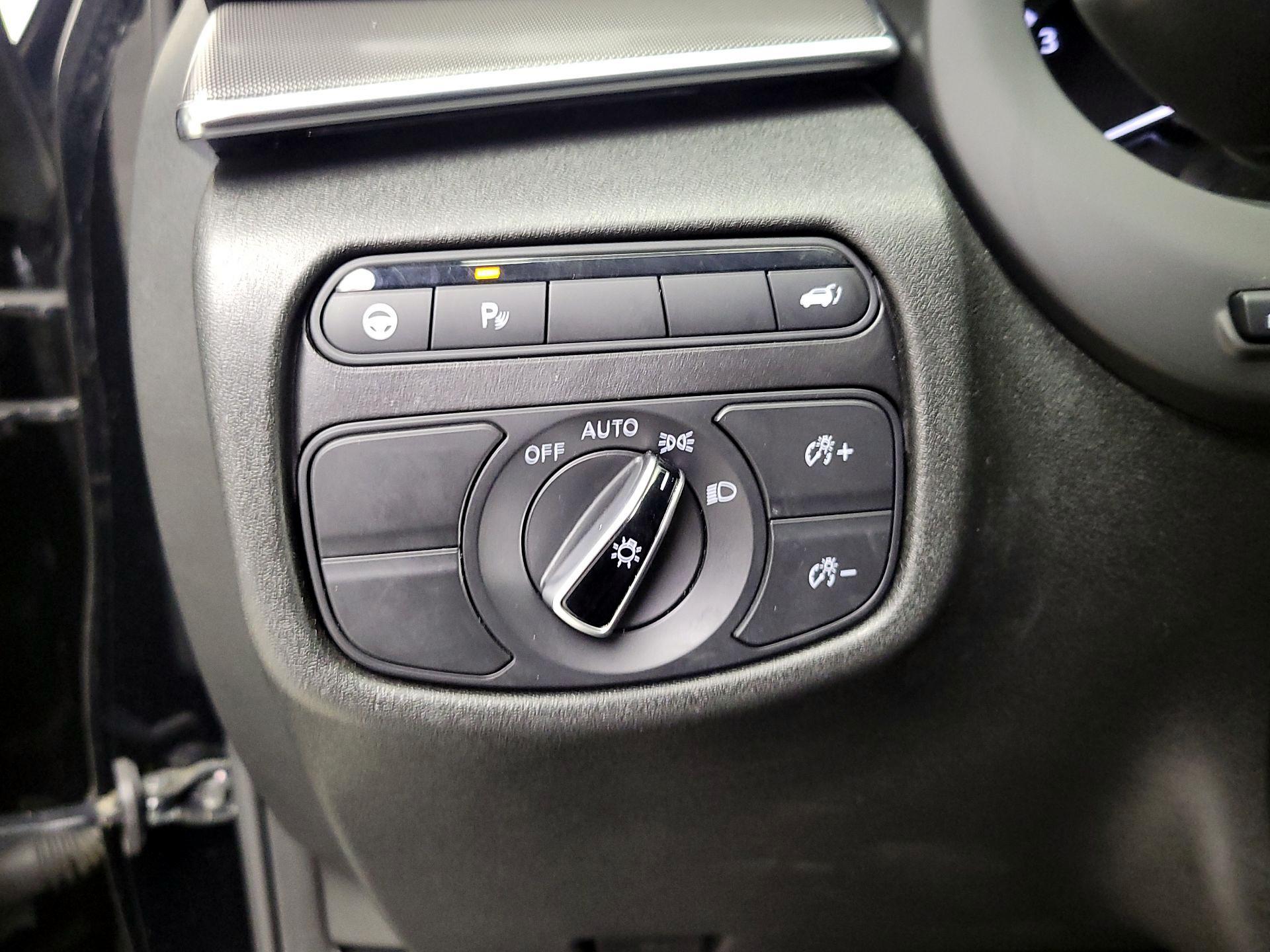 Thumbnail: 2023 INFINITI QX50 - 13